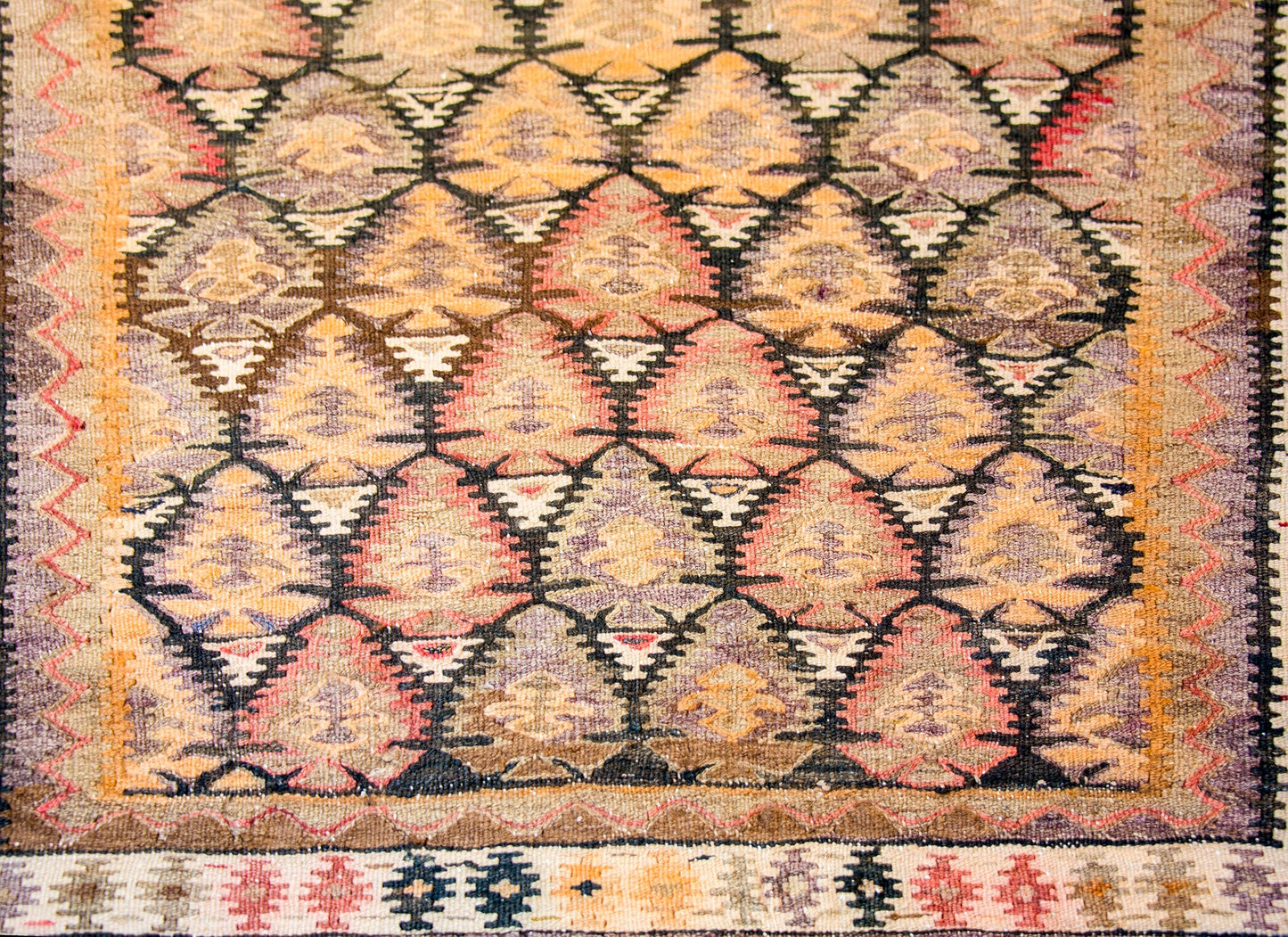 Beautiful Mid-20th Century Qazvin Kilim Rug For Sale