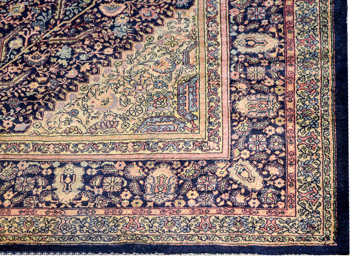 Gorgeous Early 20th Century Sivas Rug For Sale