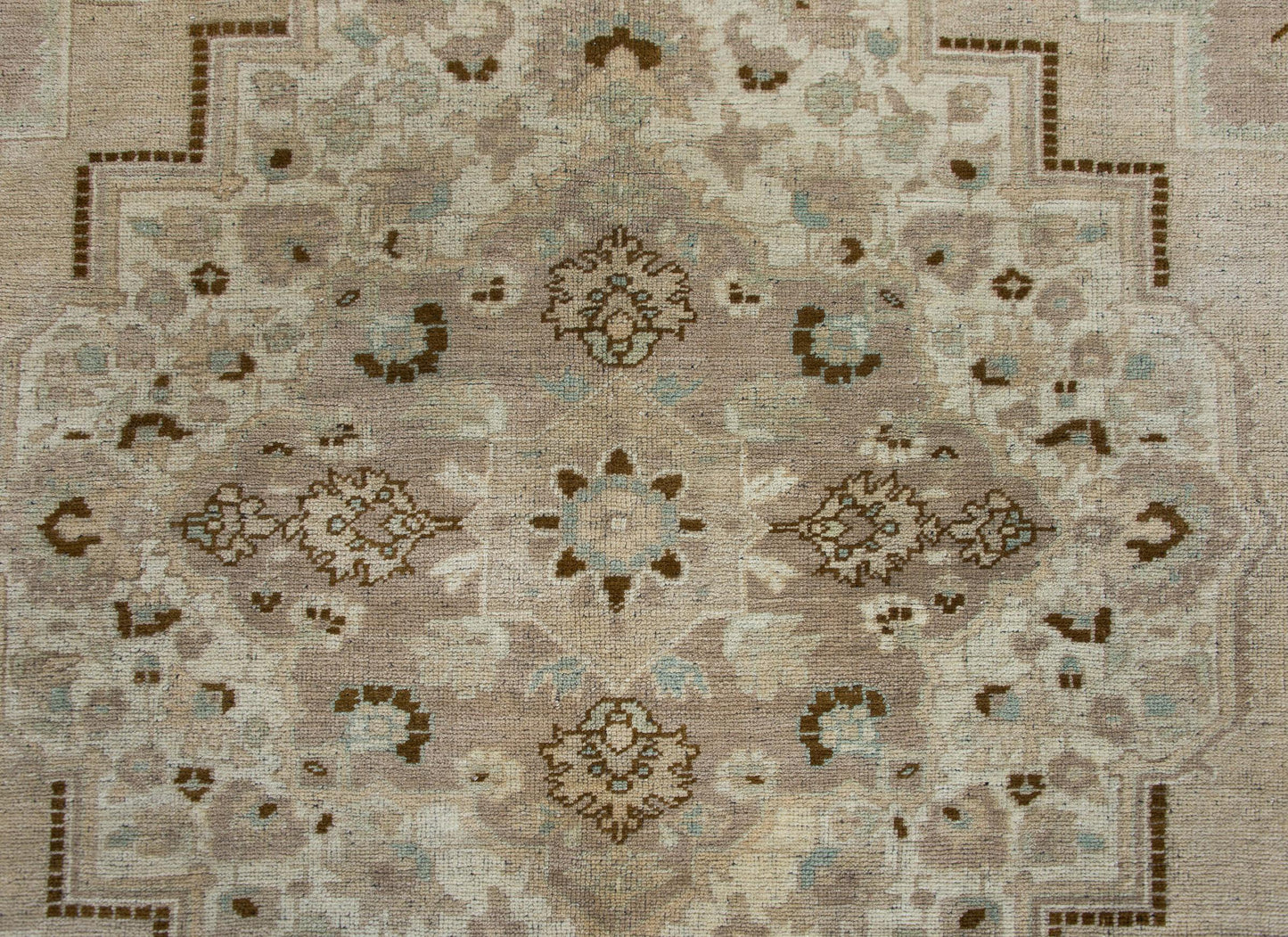Early 20th Century Turkish Oushak Rug For Sale