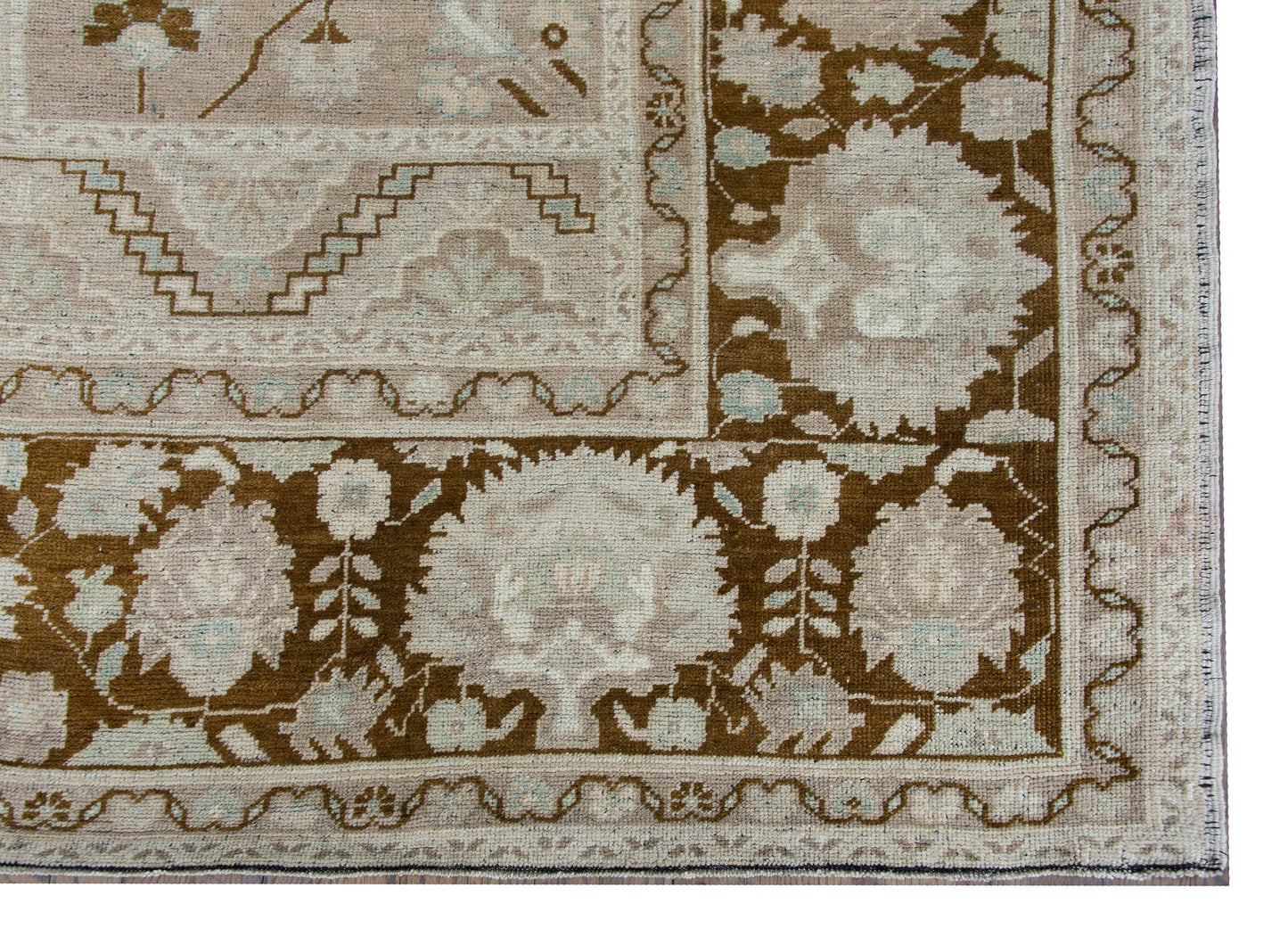 Early 20th Century Turkish Oushak Rug For Sale