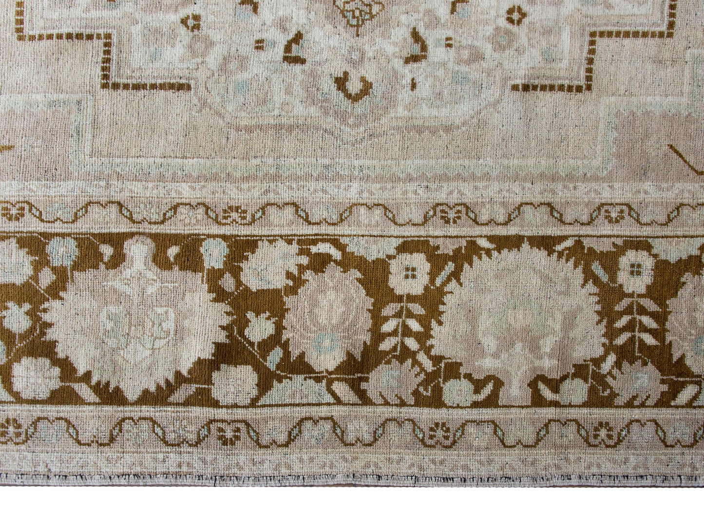 Early 20th Century Turkish Oushak Rug For Sale