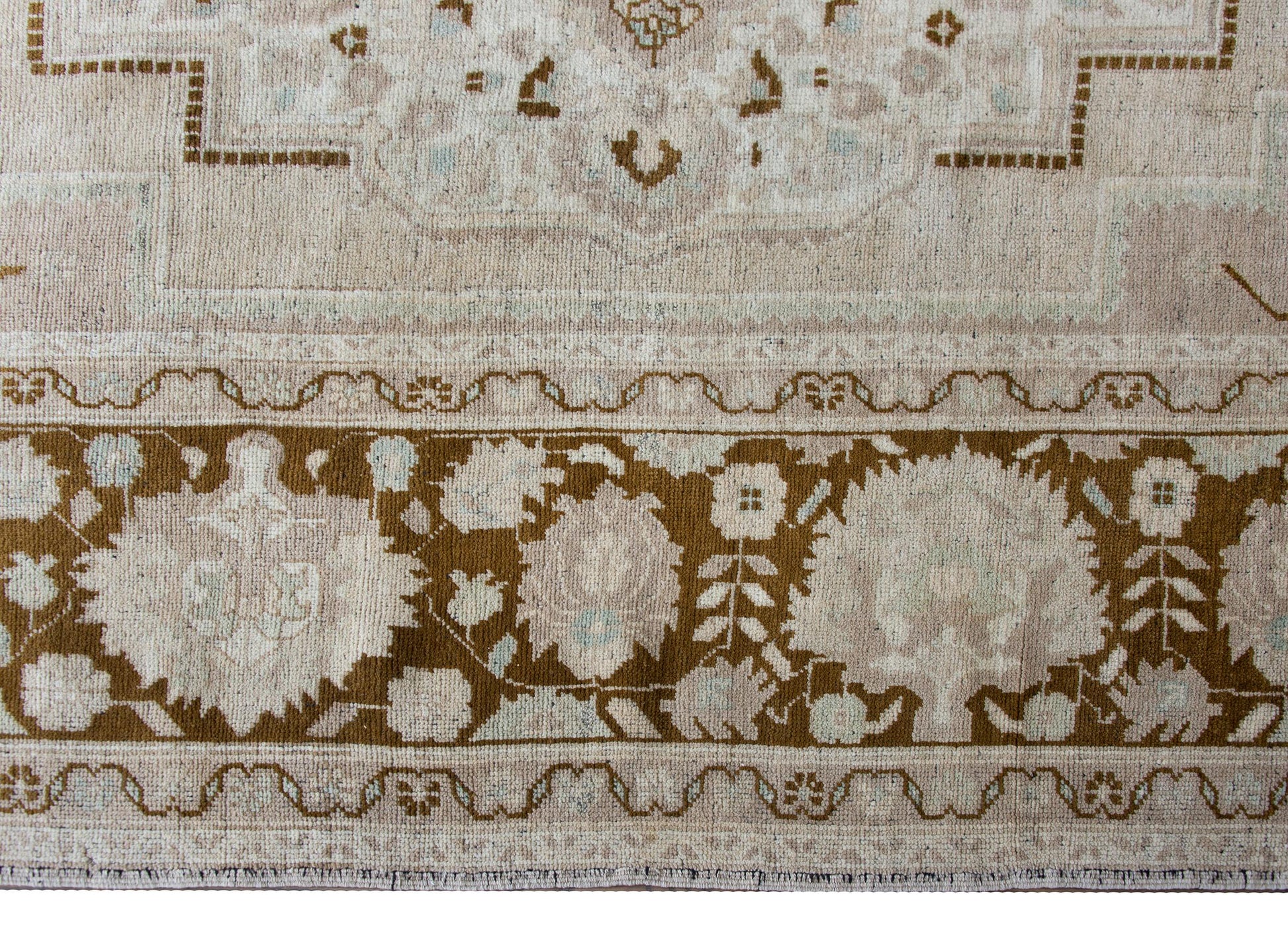 Early 20th Century Turkish Oushak Rug For Sale