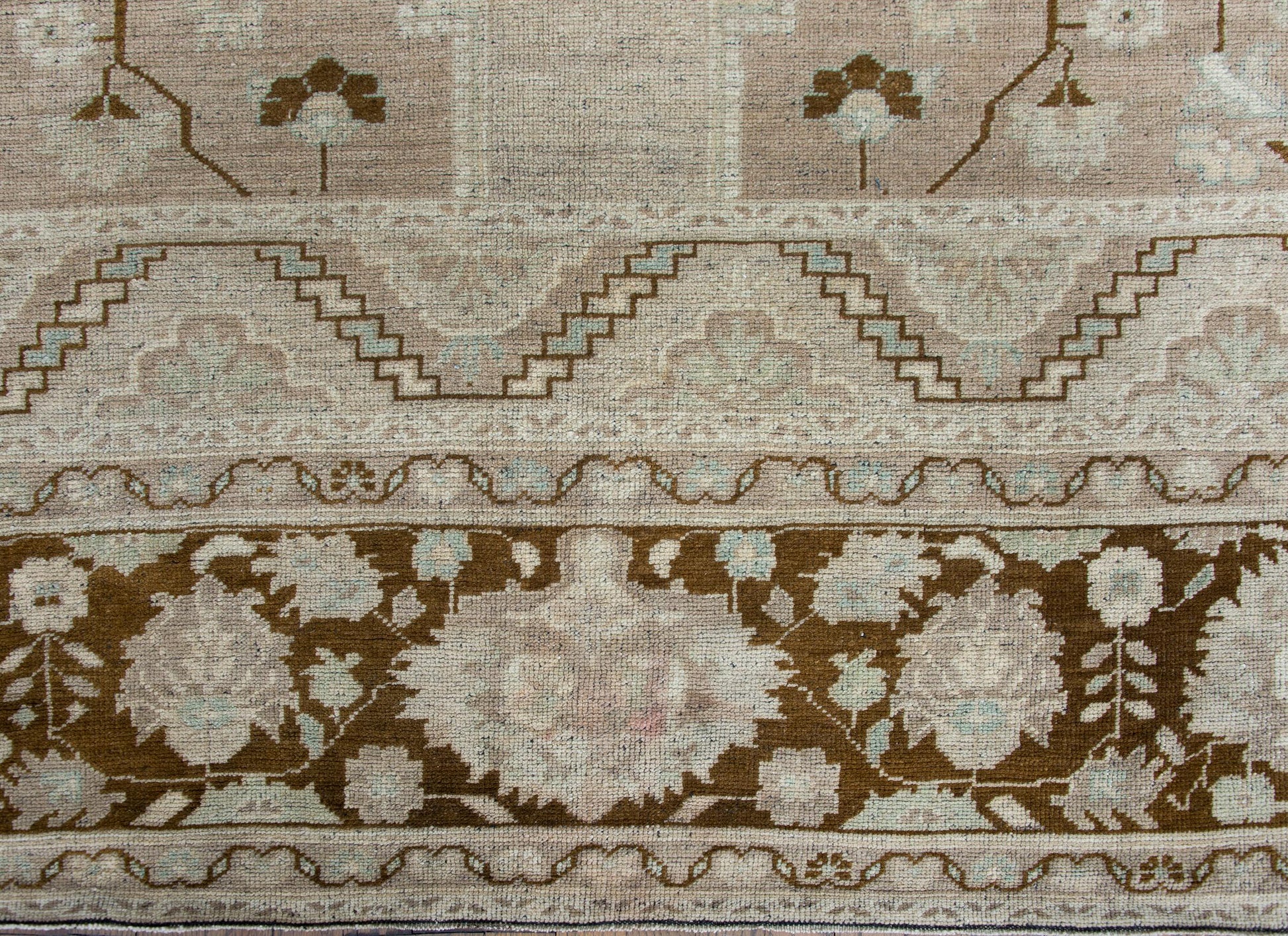 Early 20th Century Turkish Oushak Rug For Sale