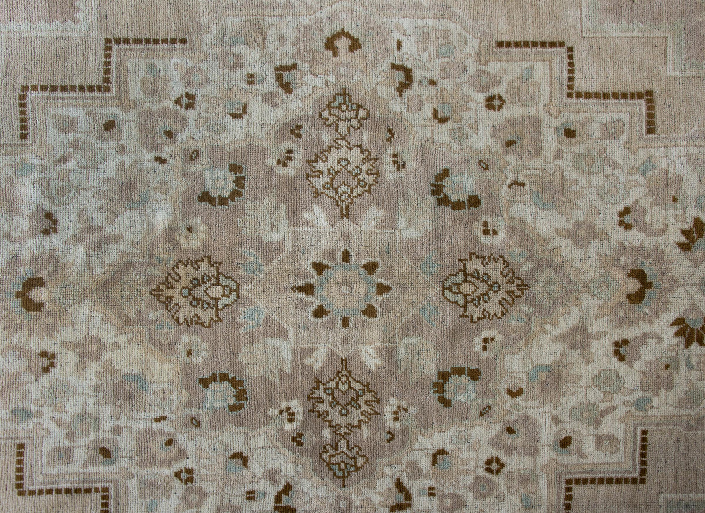 Early 20th Century Turkish Oushak Rug For Sale