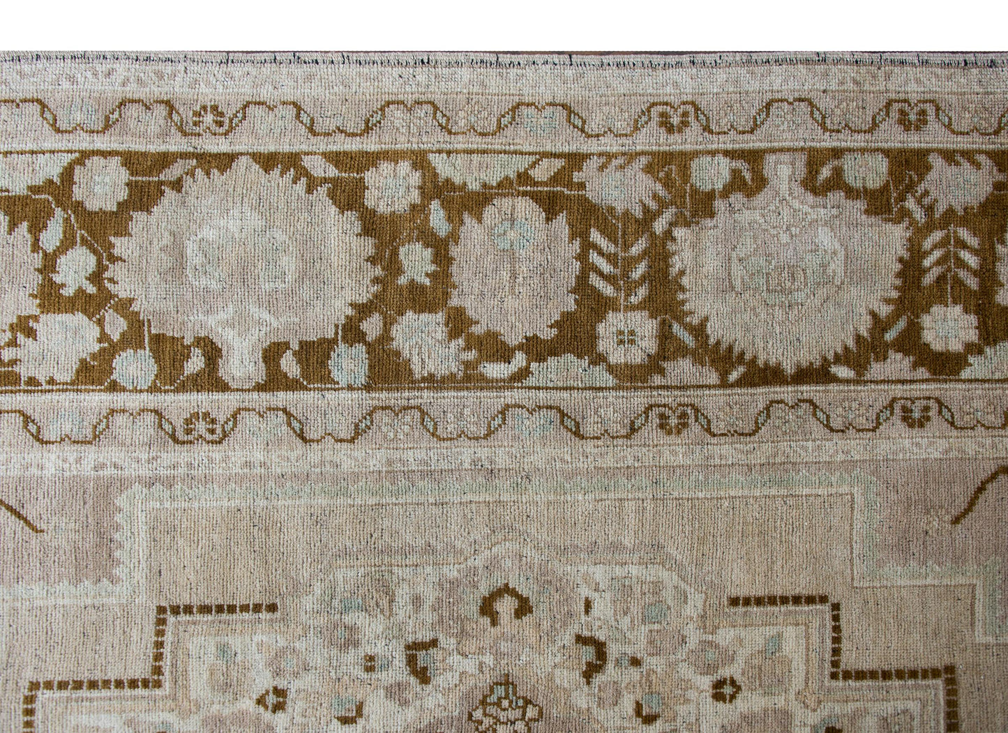 Early 20th Century Turkish Oushak Rug For Sale
