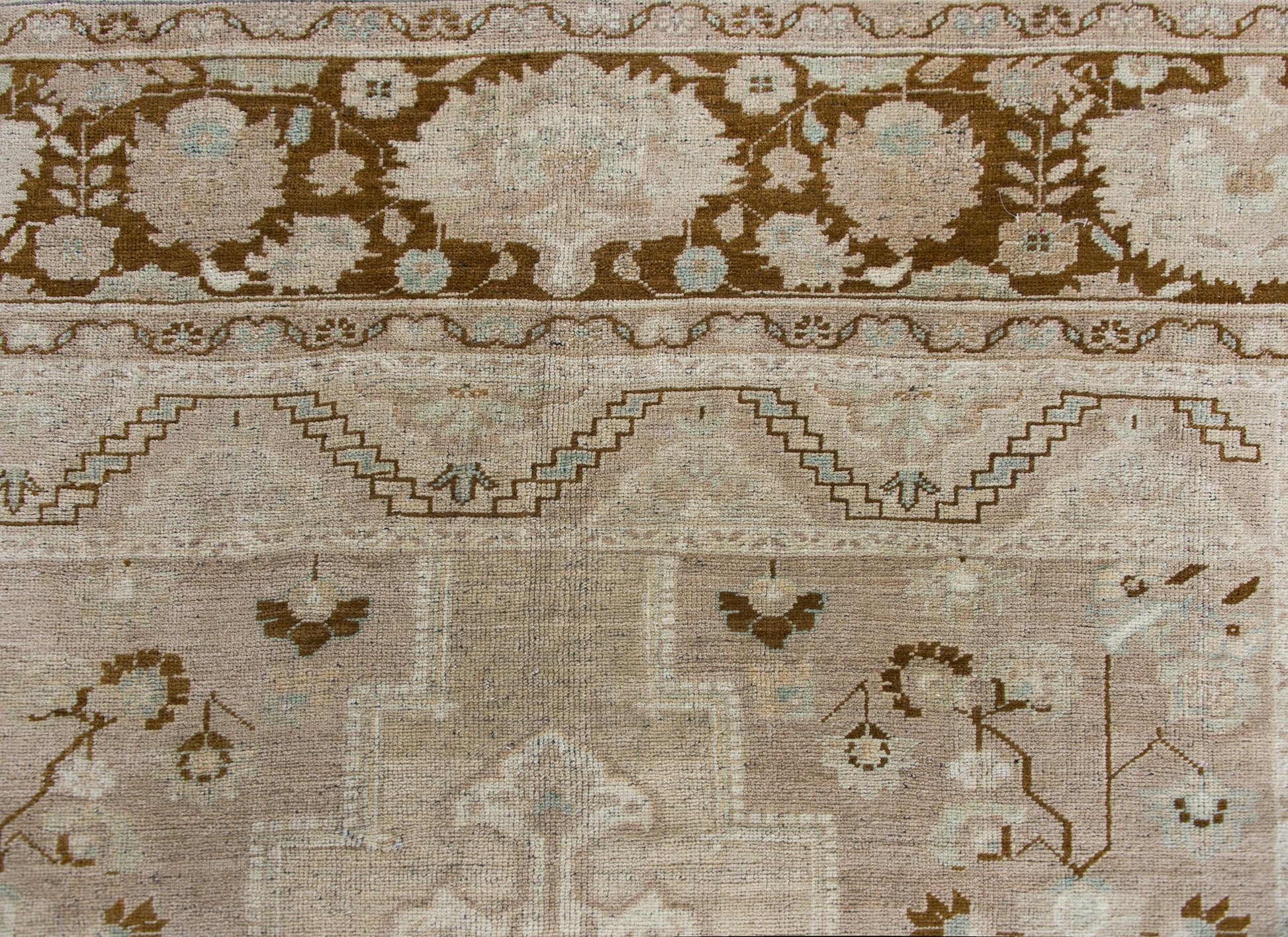 Early 20th Century Turkish Oushak Rug For Sale