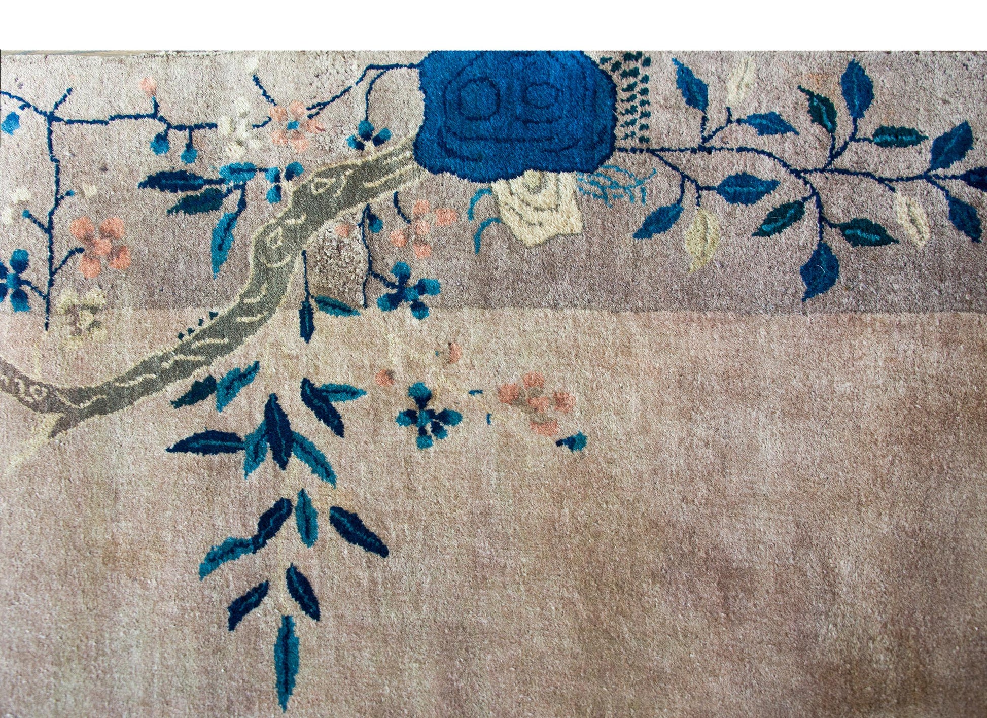 Early 20th Century Chinese Art Deco Rug For Sale