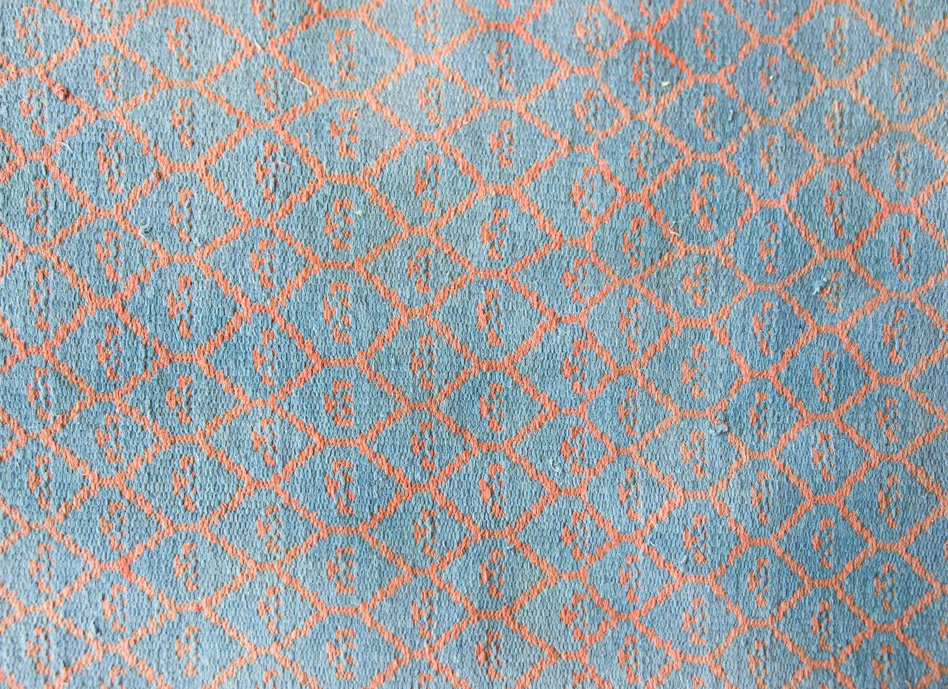 Mid-20th Century Saveh Kilim Rug For Sale