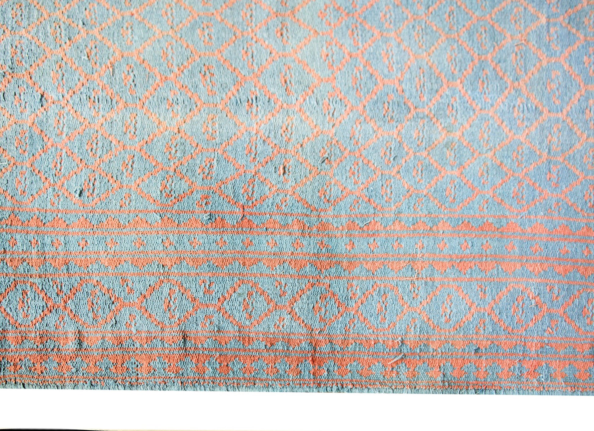 Mid-20th Century Saveh Kilim Rug For Sale