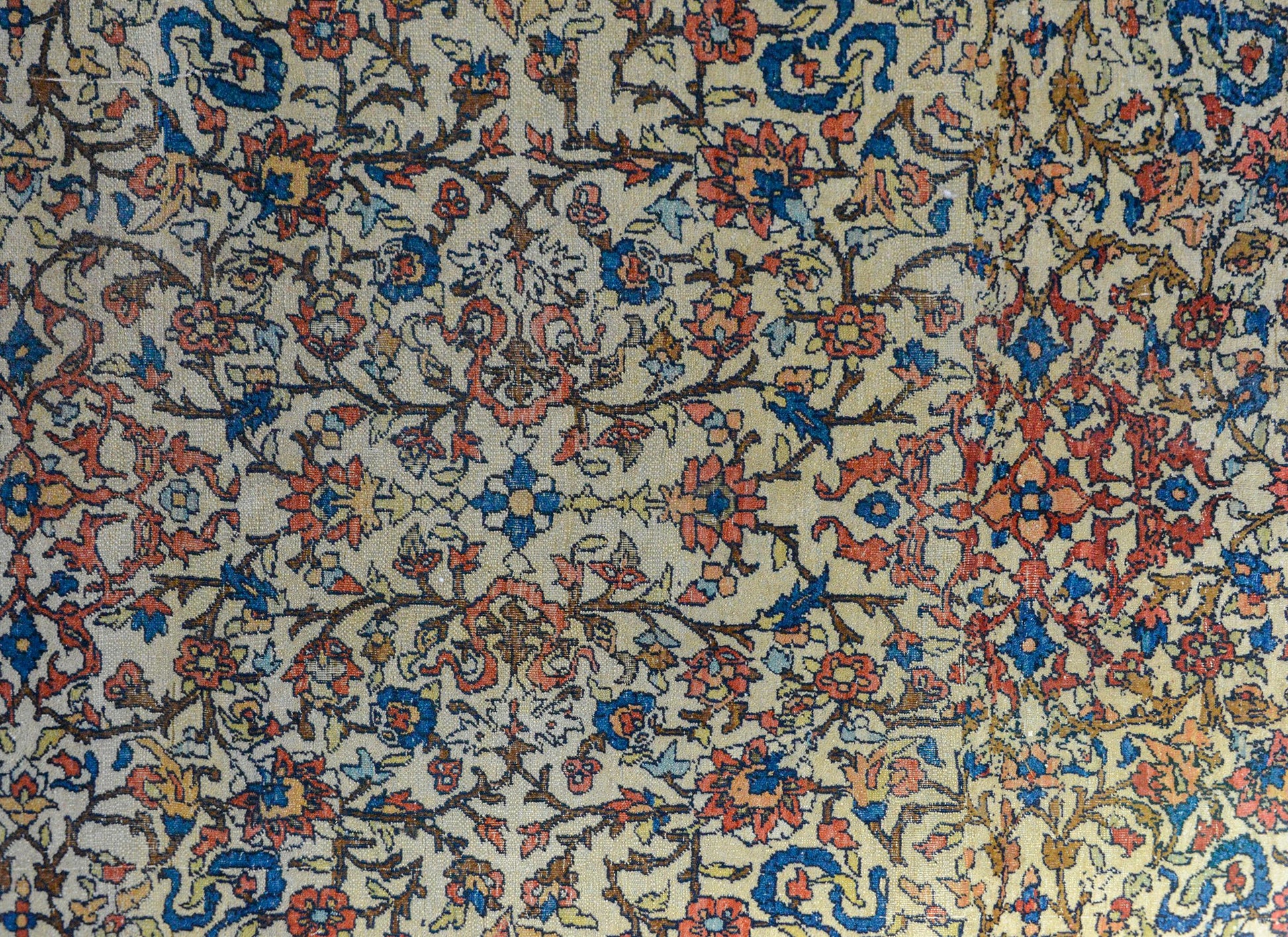 Early 20th Century Persian Bakhtiari Rug For Sale