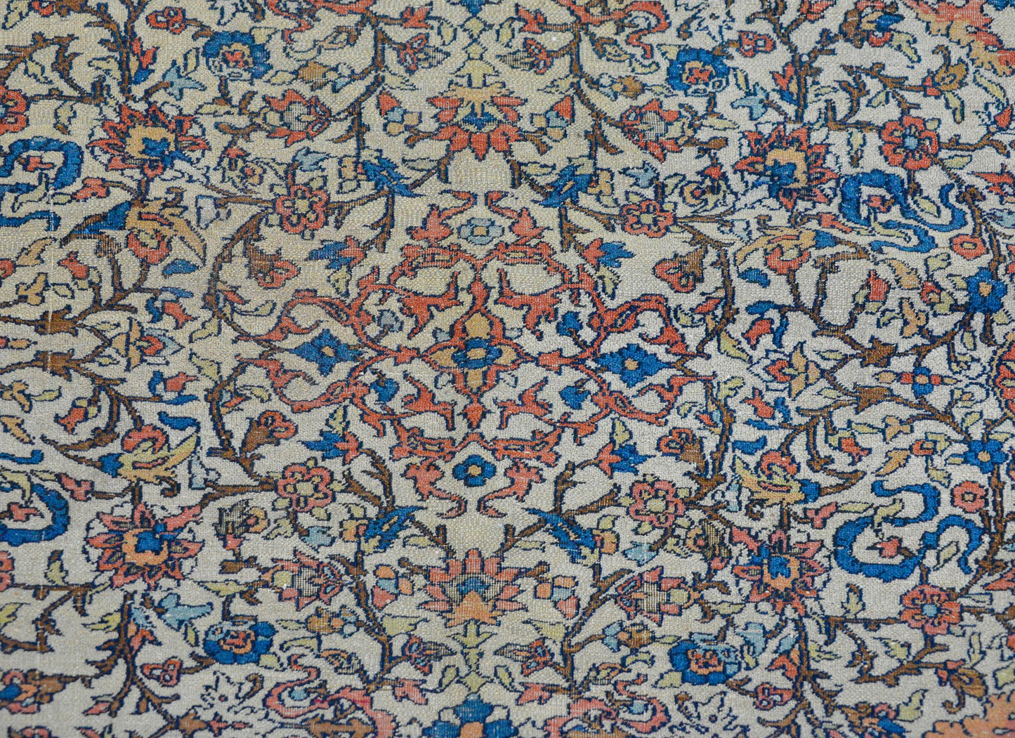 Early 20th Century Persian Bakhtiari Rug For Sale