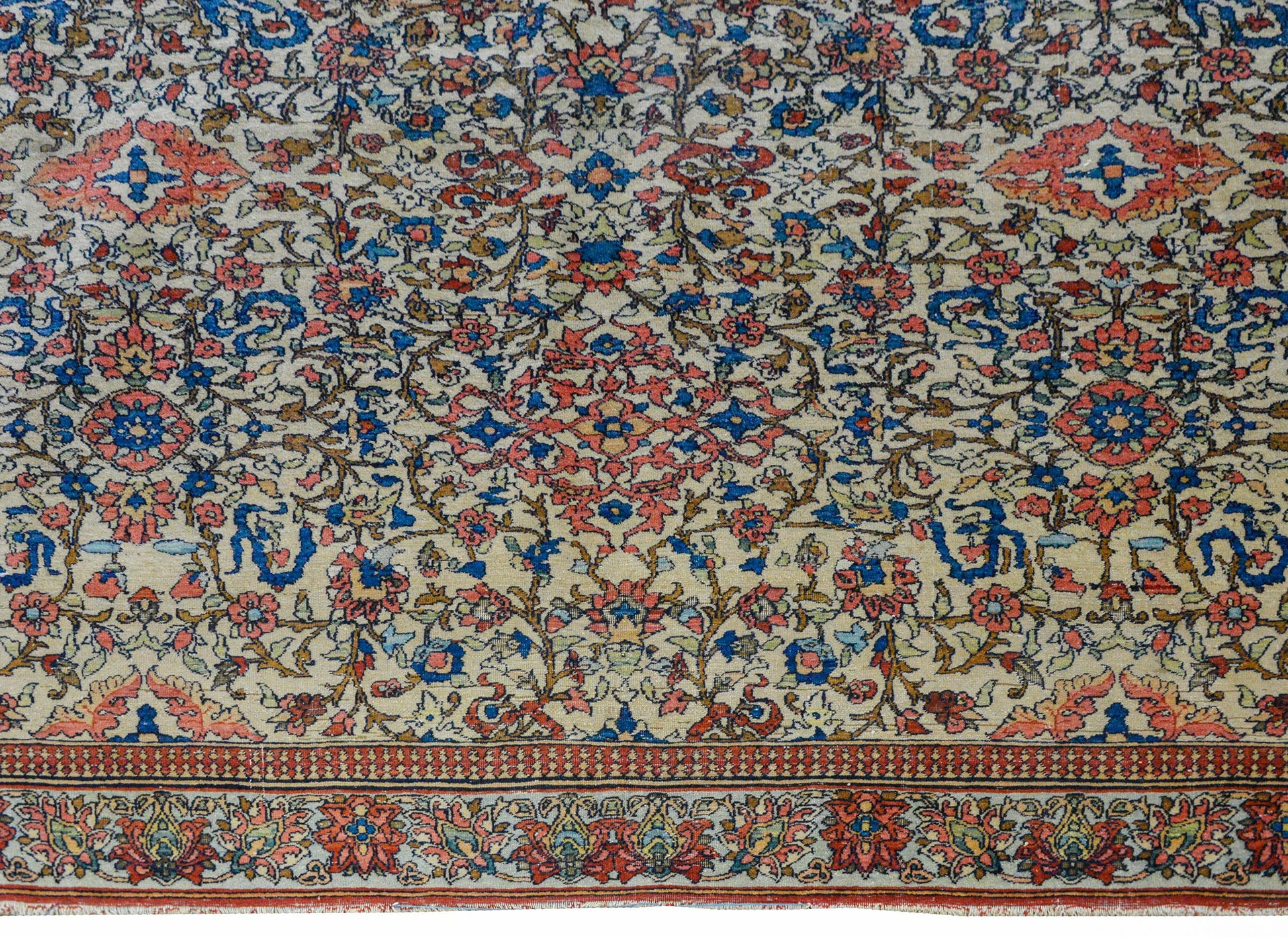Early 20th Century Persian Bakhtiari Rug For Sale
