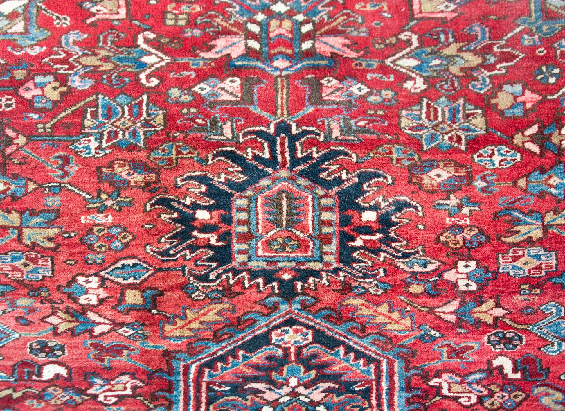 Early 20th Century Persian Heriz Rug For Sale