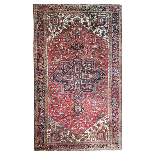 Early 20th Century Persian Heriz Rug For Sale