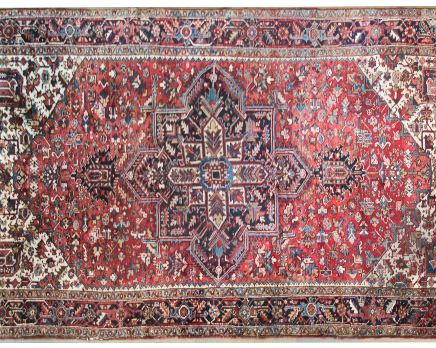 Early 20th Century Persian Heriz Rug For Sale