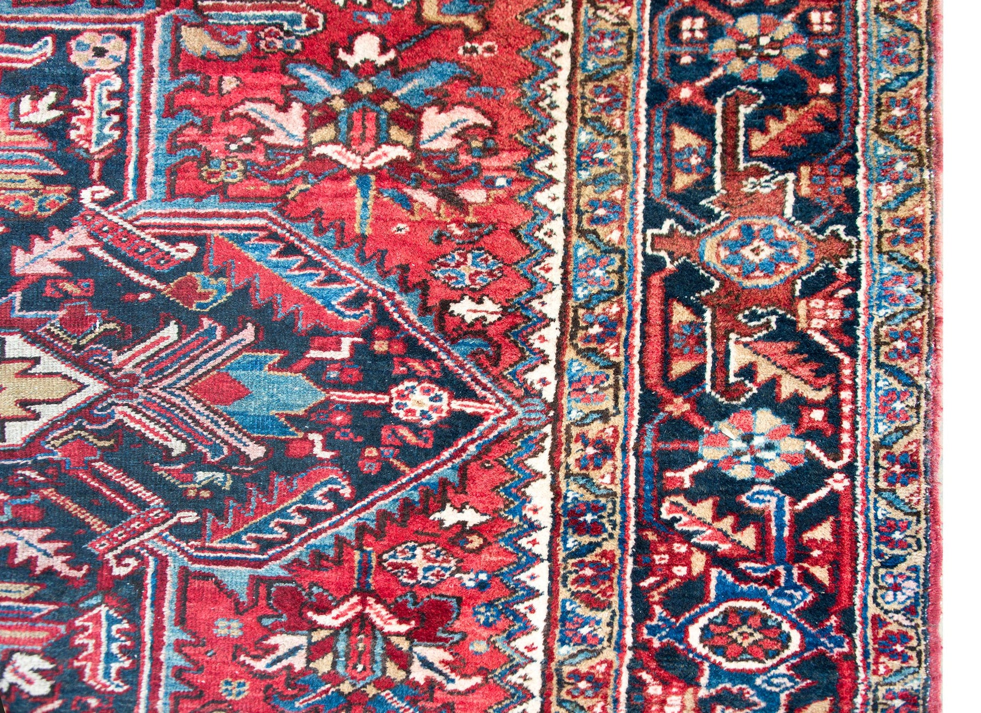 Early 20th Century Persian Heriz Rug For Sale