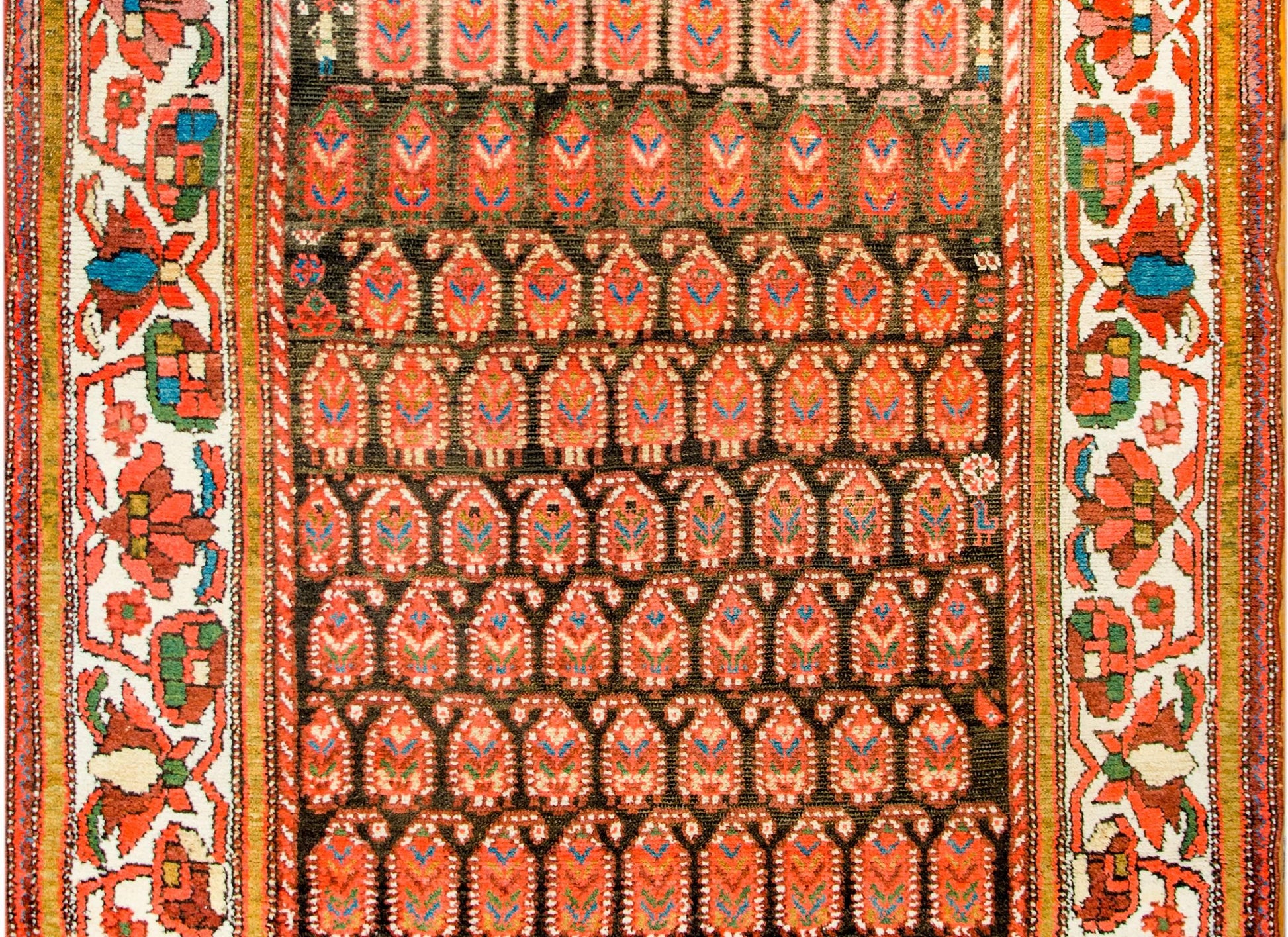 Stunning Mid-20th Century Malayer Rug For Sale