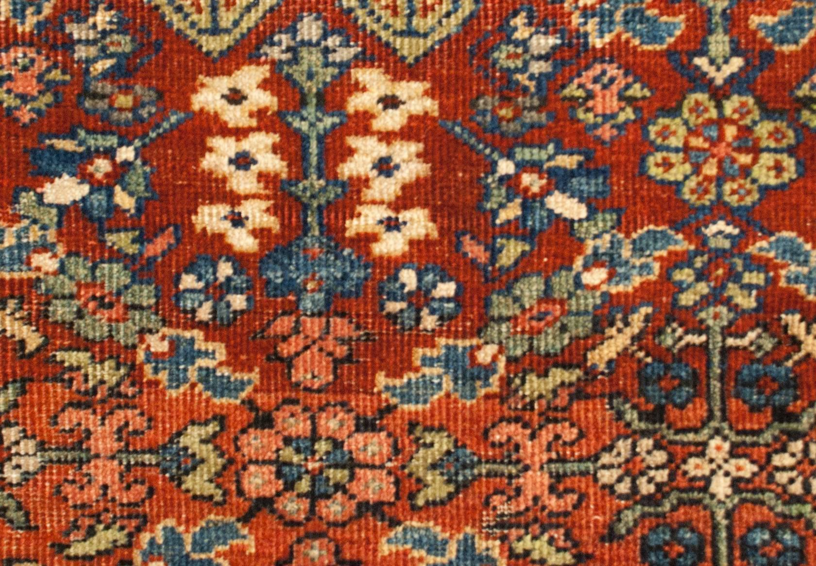 Early 20th Century Mahal Rug For Sale