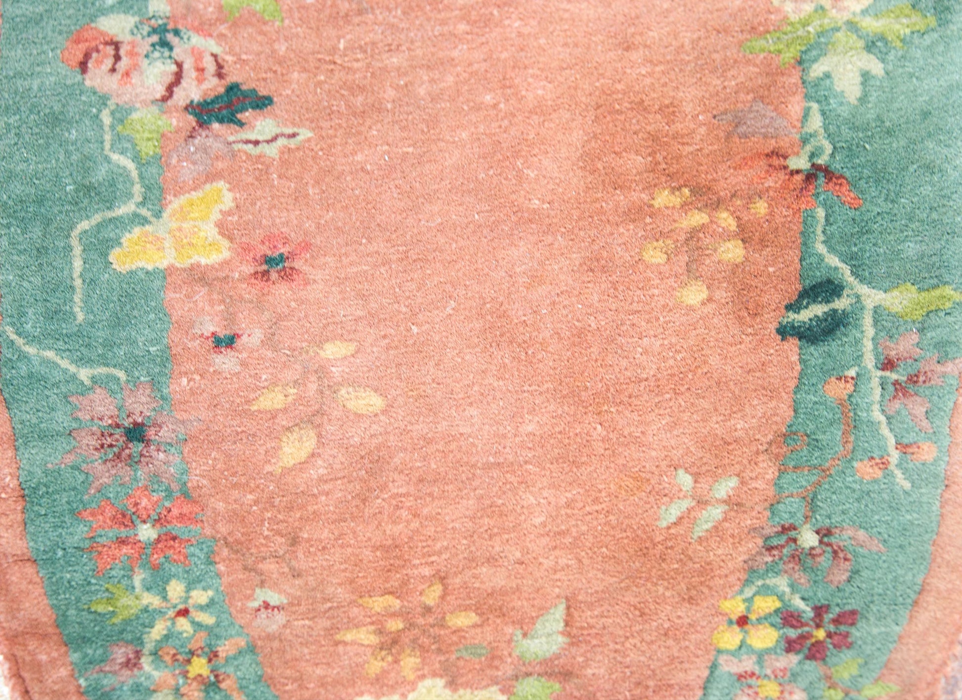 Early 20th Century Chinese Oval Art Deco Rug For Sale