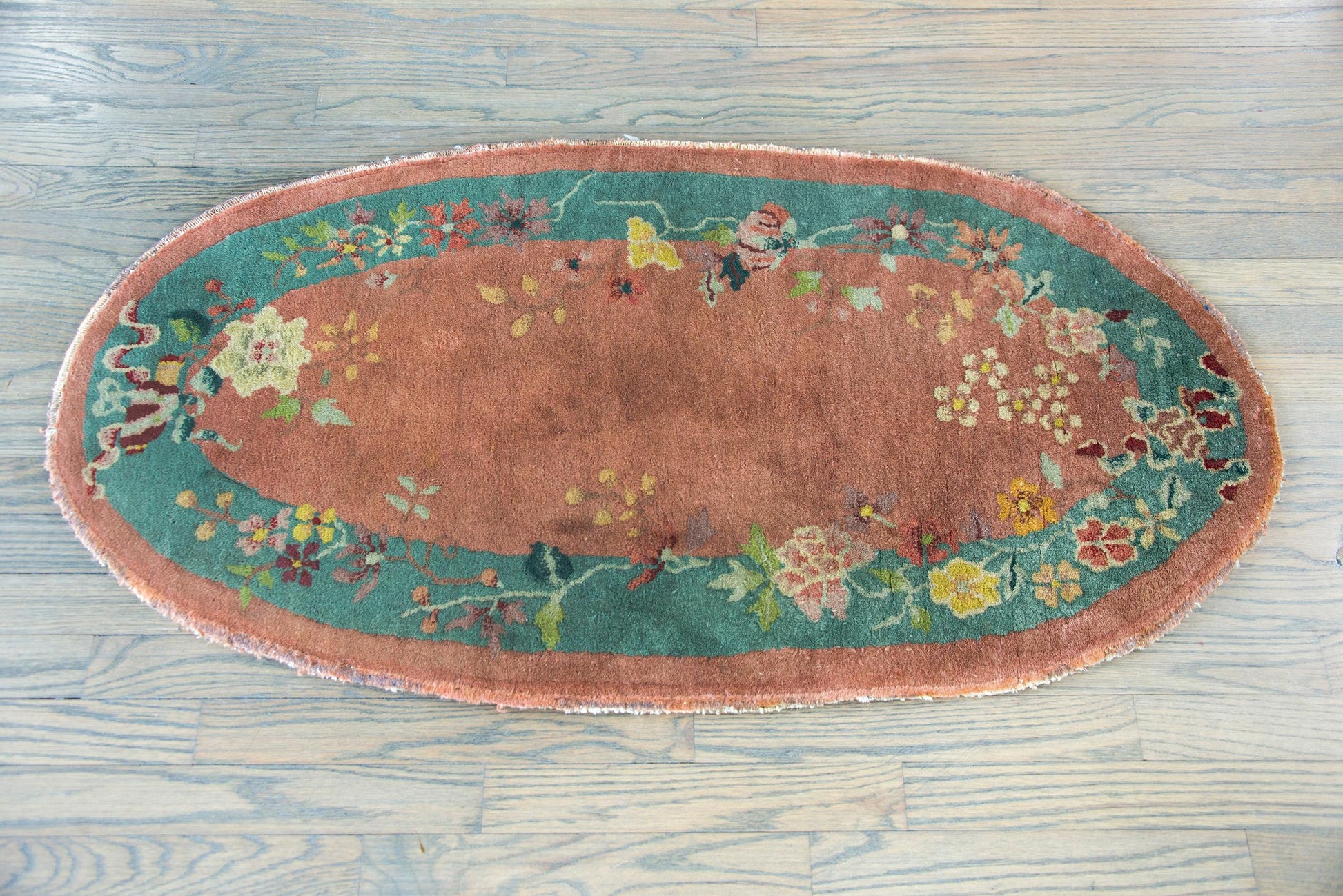 Early 20th Century Chinese Oval Art Deco Rug For Sale