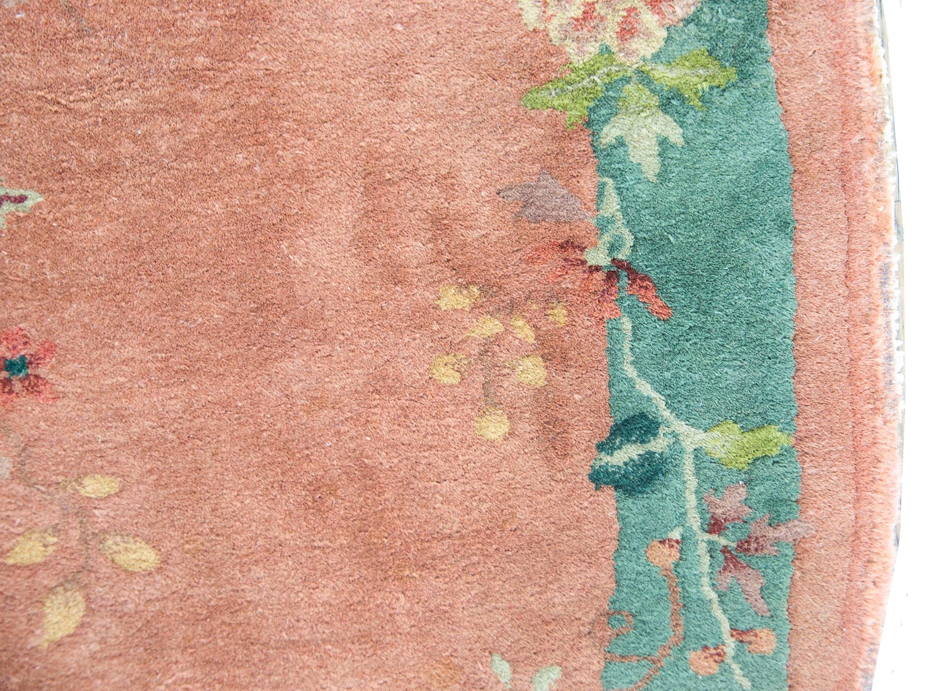 Early 20th Century Chinese Oval Art Deco Rug For Sale