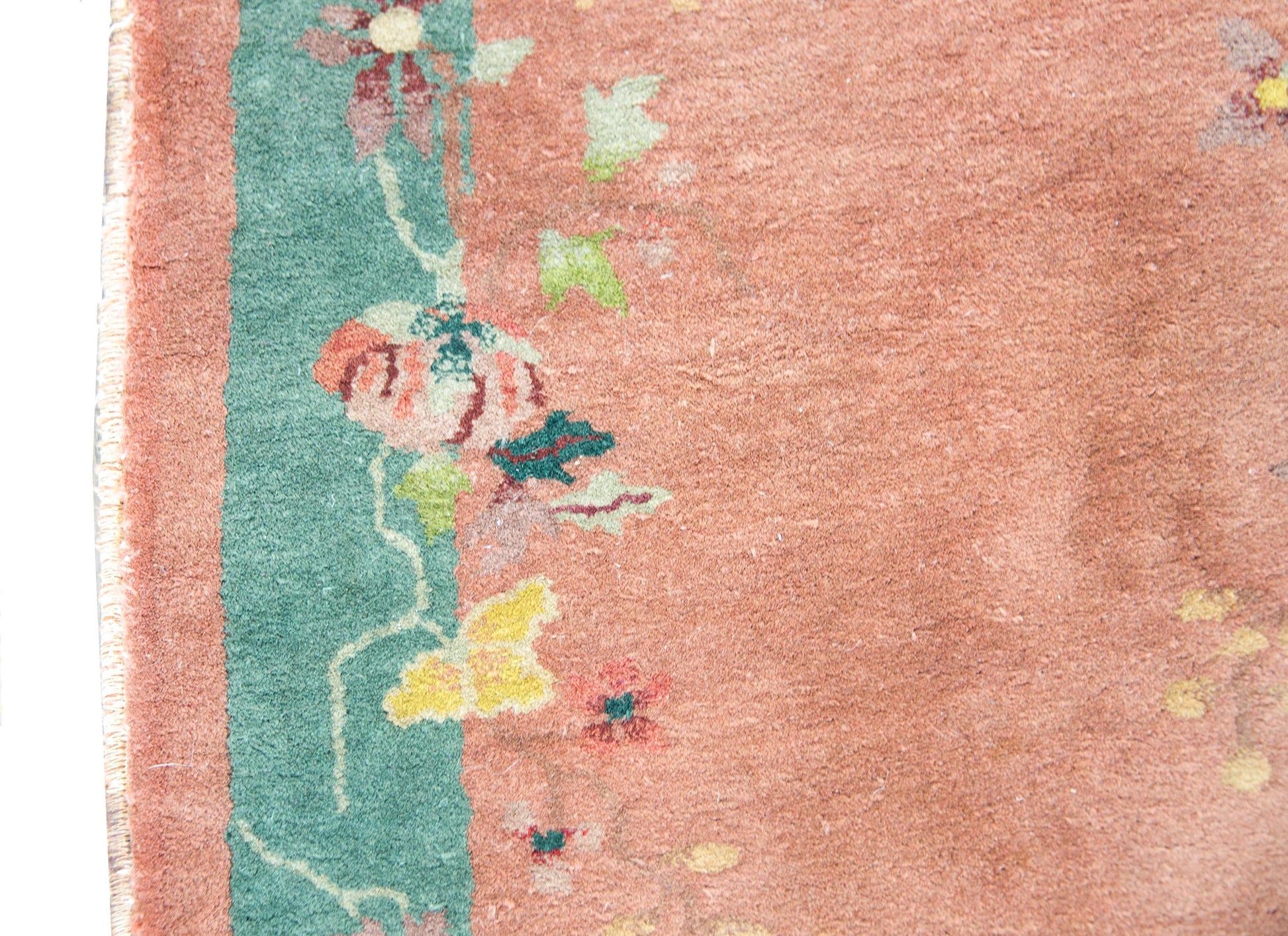 Early 20th Century Chinese Oval Art Deco Rug For Sale