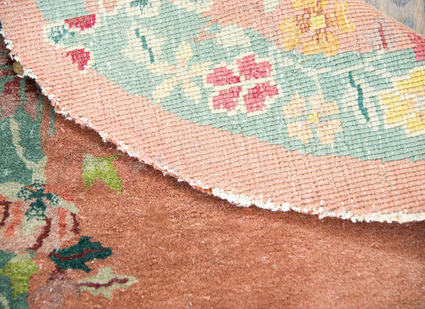 Early 20th Century Chinese Oval Art Deco Rug For Sale