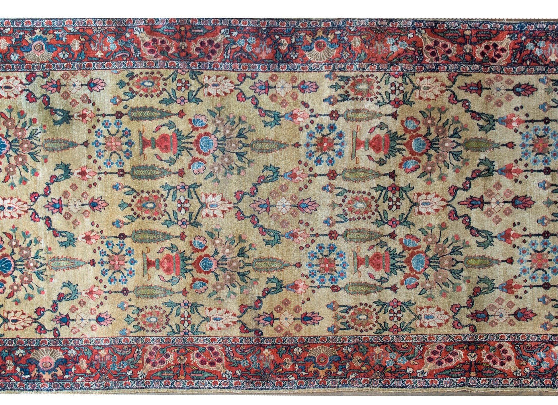 Early 20th Century Persian Sultanabad Rug For Sale