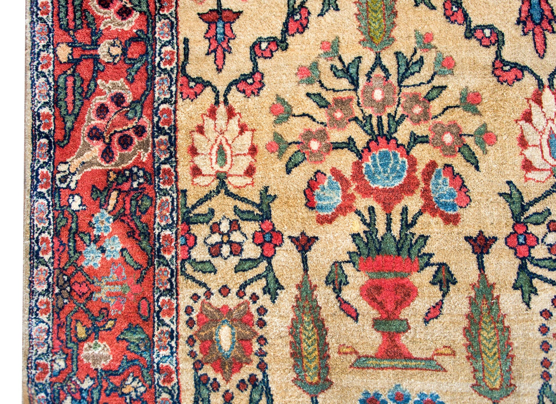 Early 20th Century Persian Sultanabad Rug For Sale