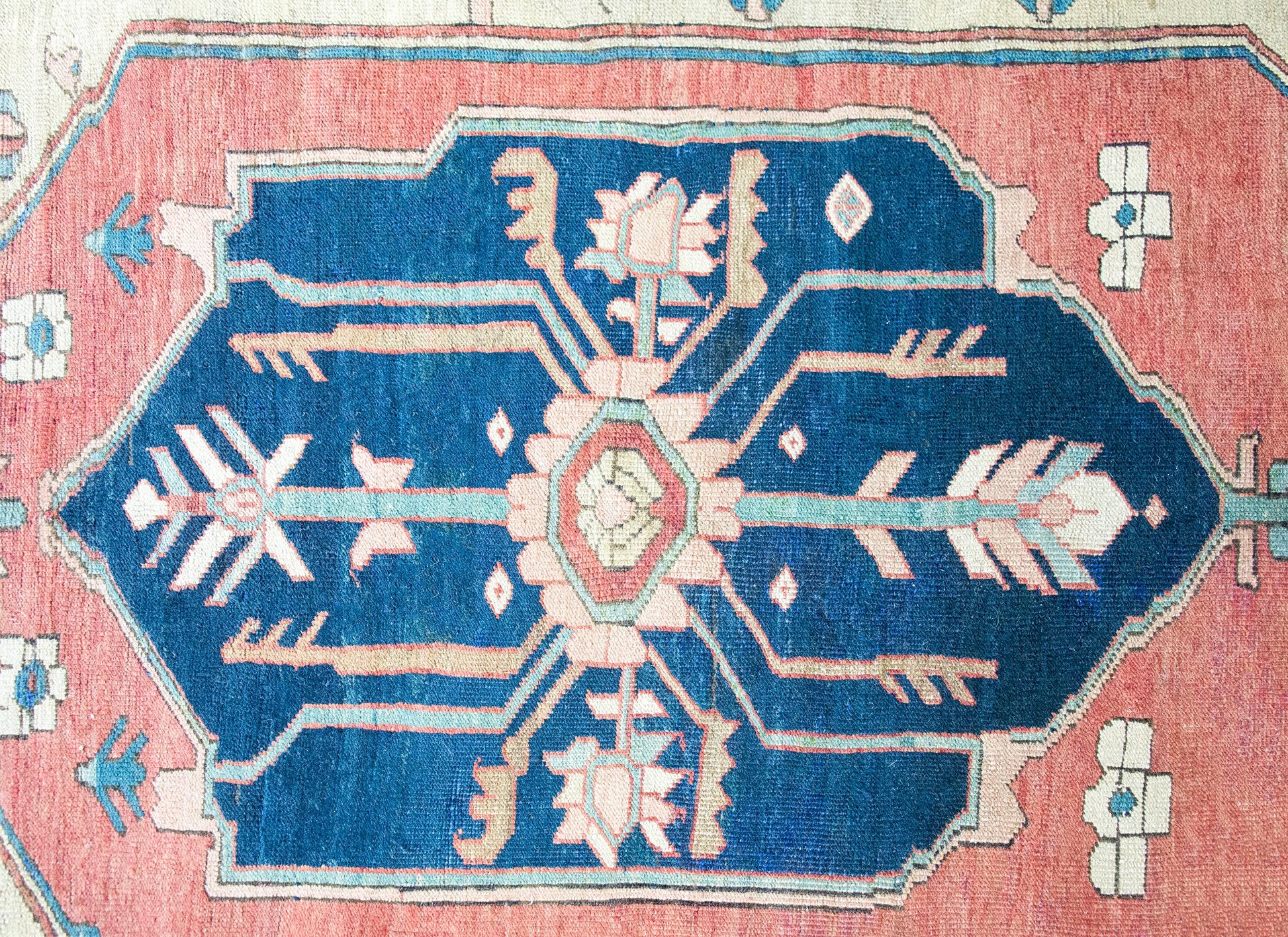 Late 19th Century Persian Serapi Rug For Sale
