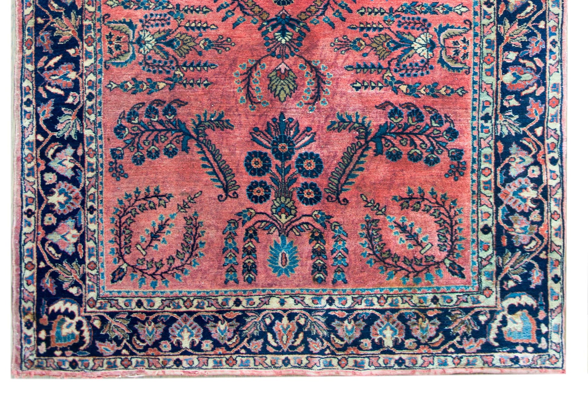Early 20th Century Persian Sarouk Rug For Sale