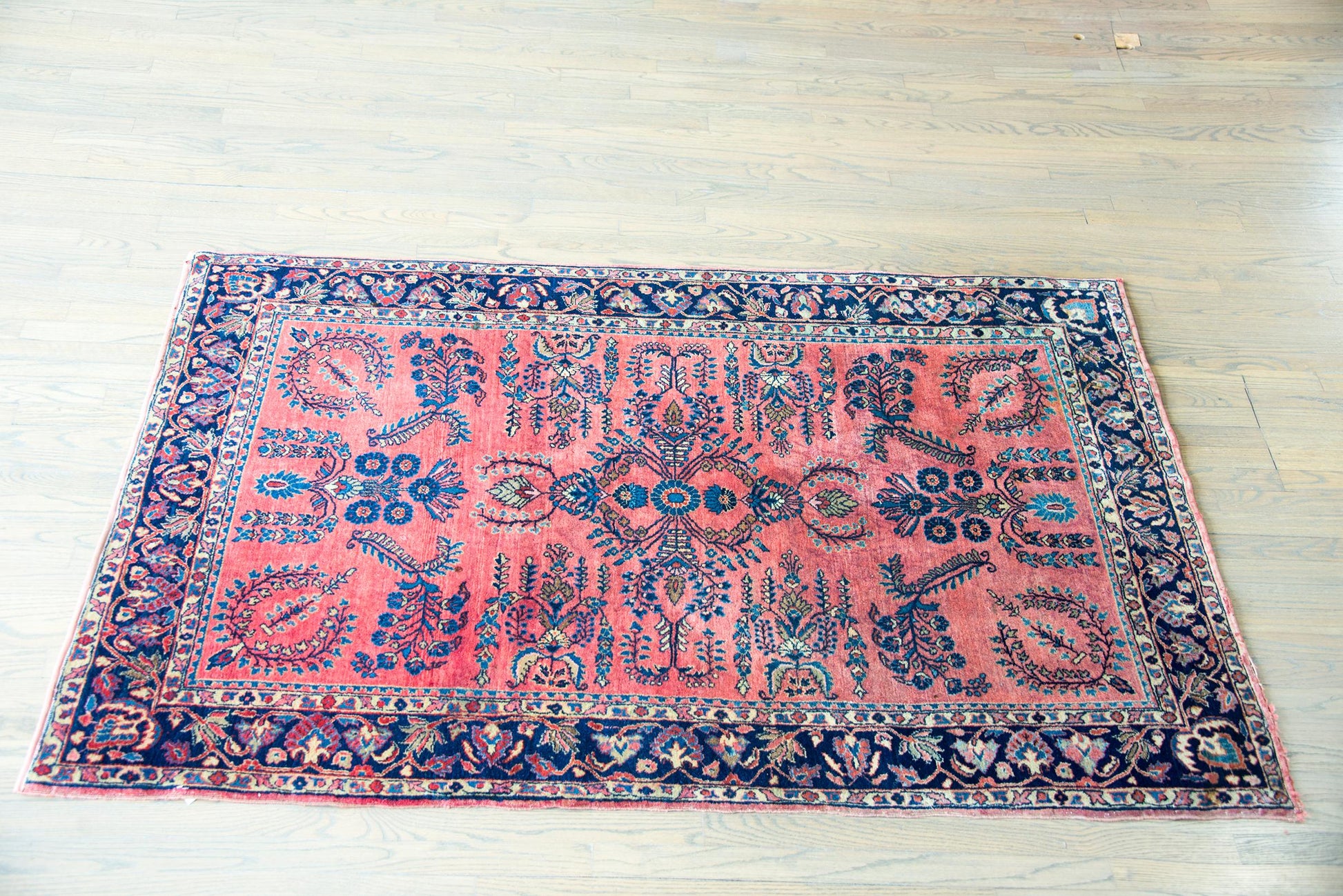 Early 20th Century Persian Sarouk Rug For Sale