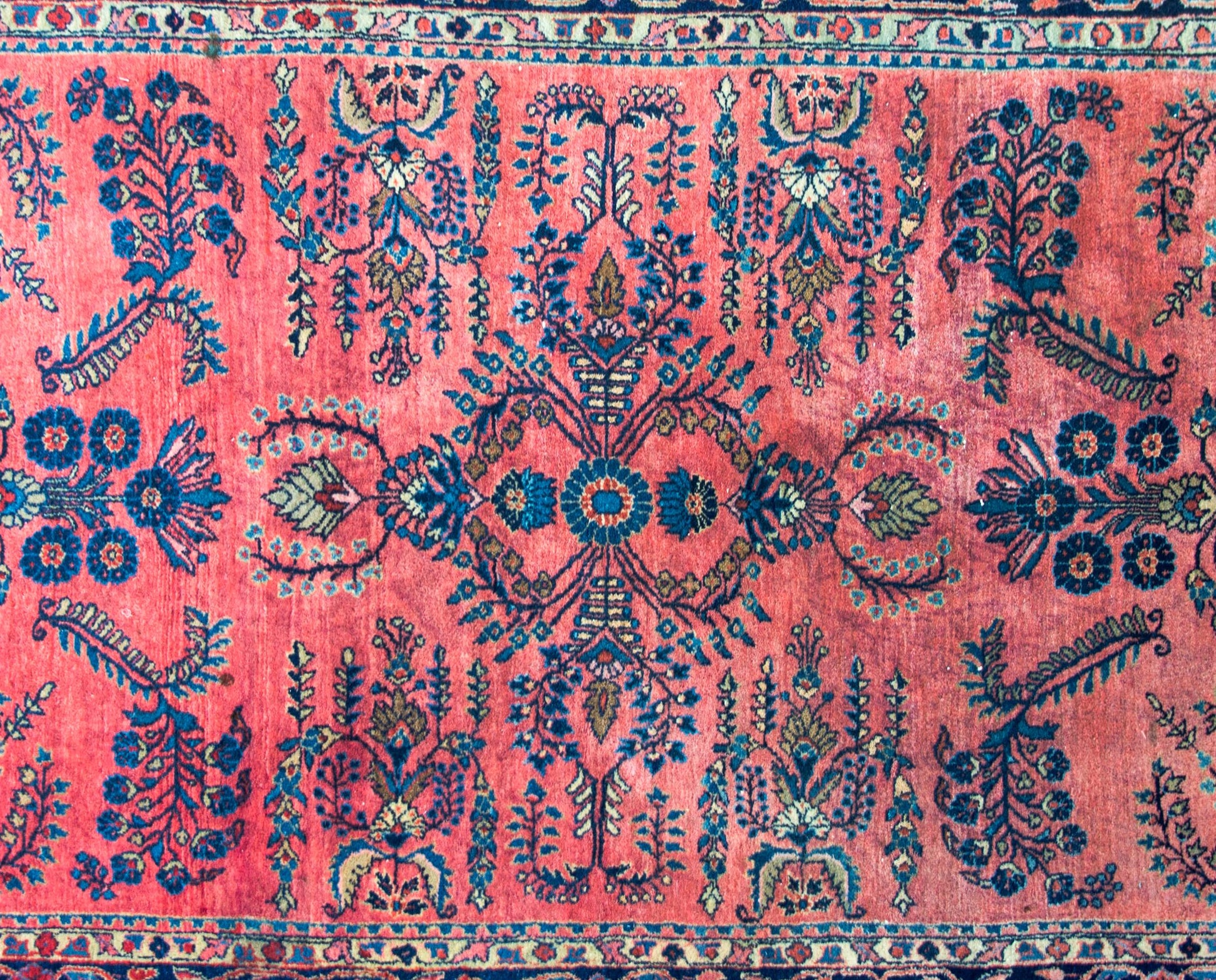 Early 20th Century Persian Sarouk Rug For Sale