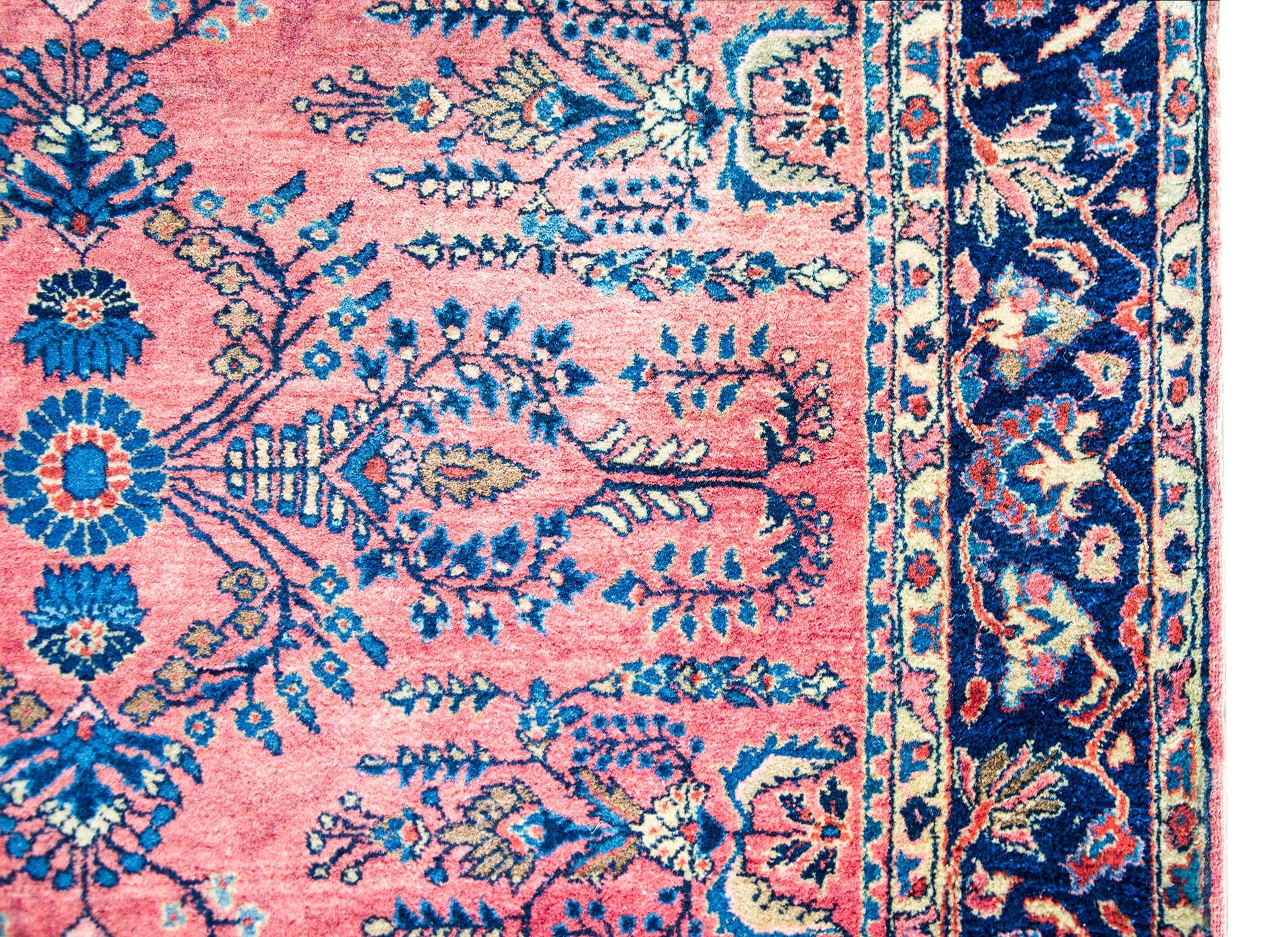 Early 20th Century Persian Sarouk Rug For Sale