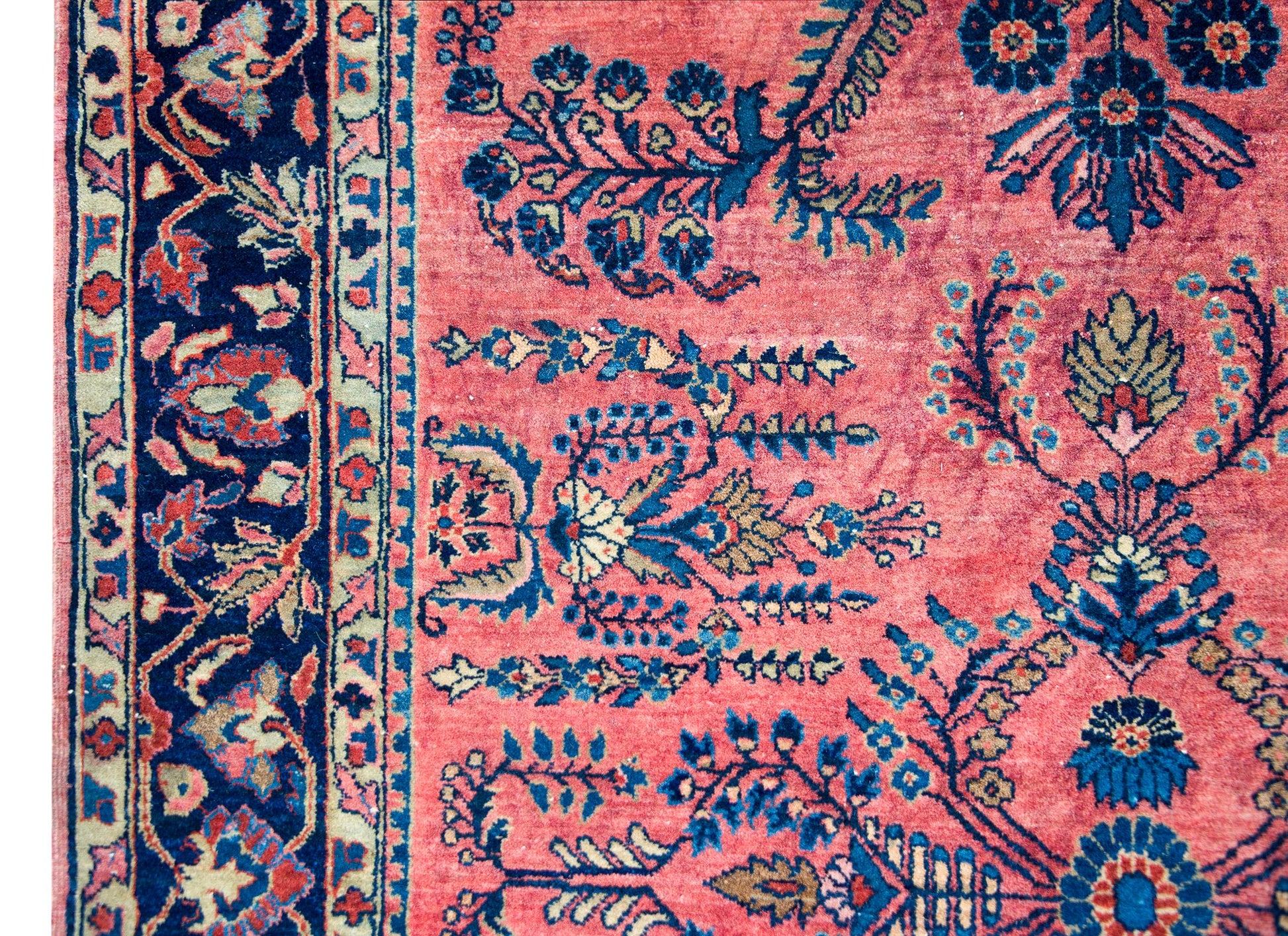 Early 20th Century Persian Sarouk Rug For Sale