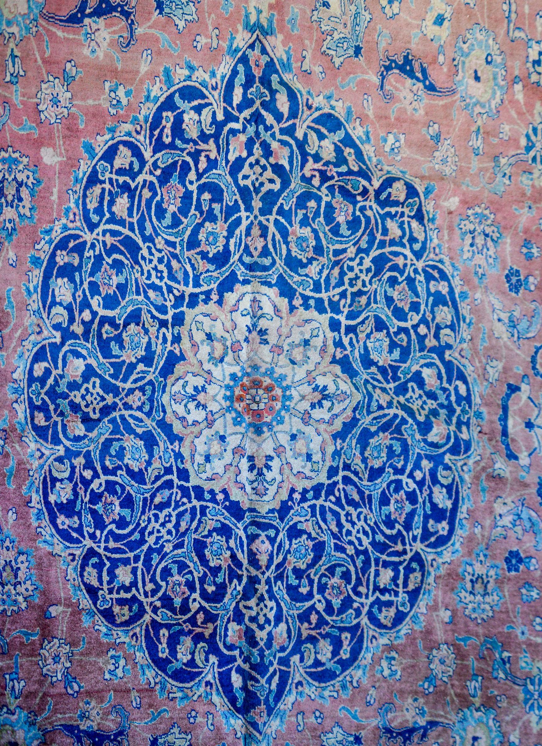 Beautiful Early 20th Century Tabriz Rug For Sale