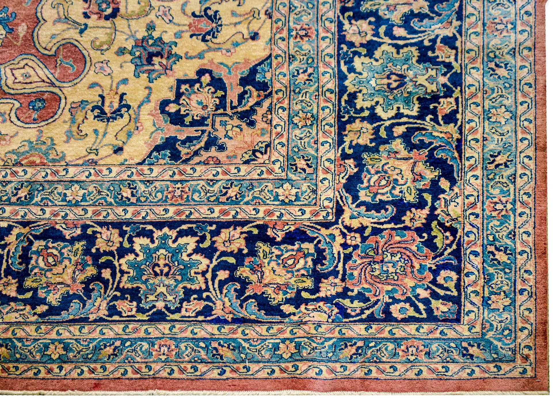 Beautiful Early 20th Century Tabriz Rug For Sale