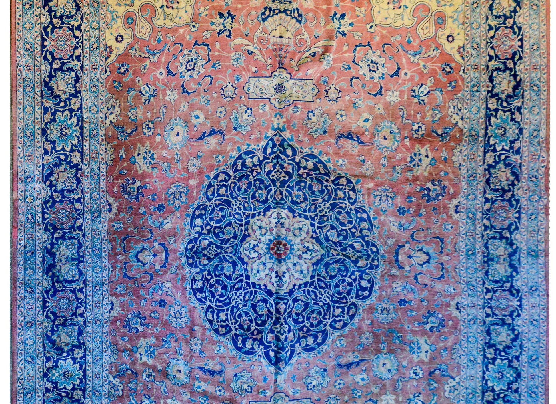 Beautiful Early 20th Century Tabriz Rug For Sale