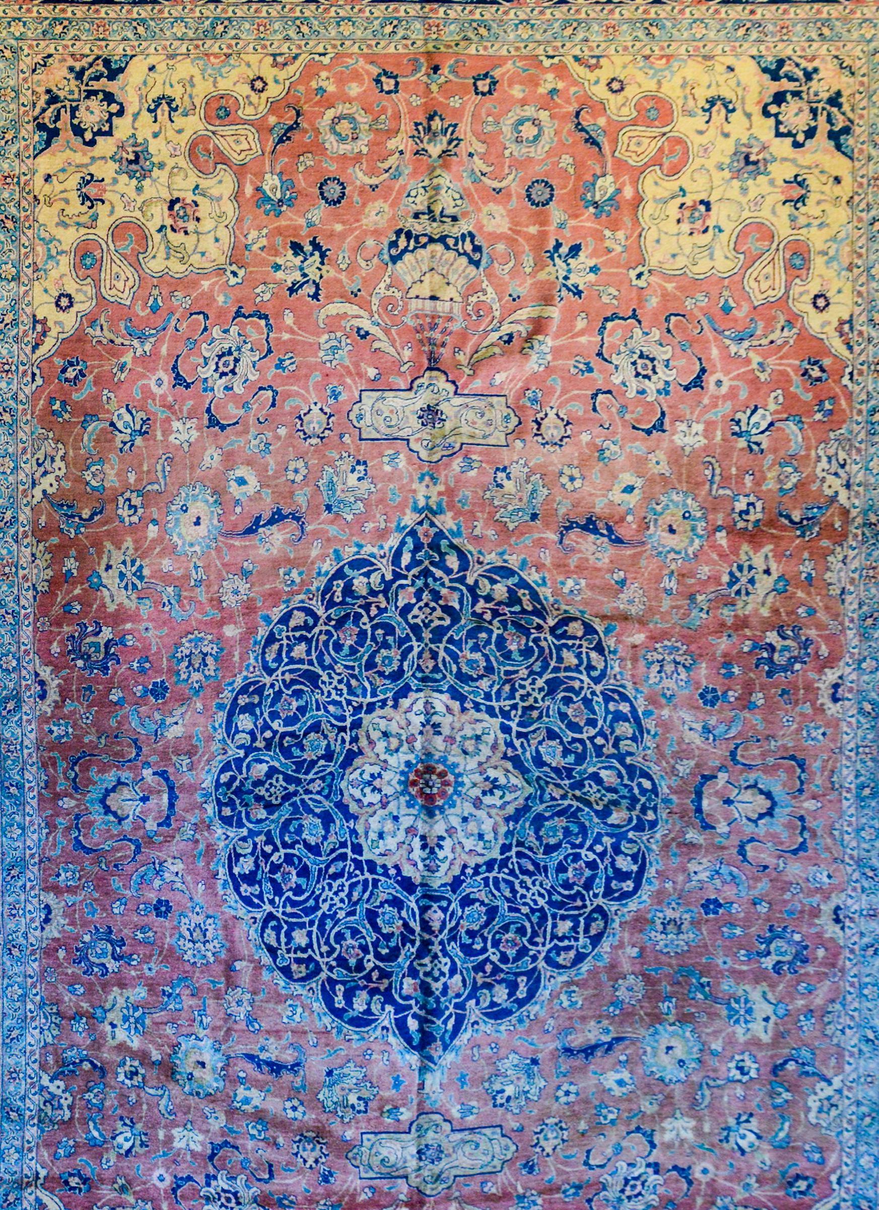 Beautiful Early 20th Century Tabriz Rug For Sale