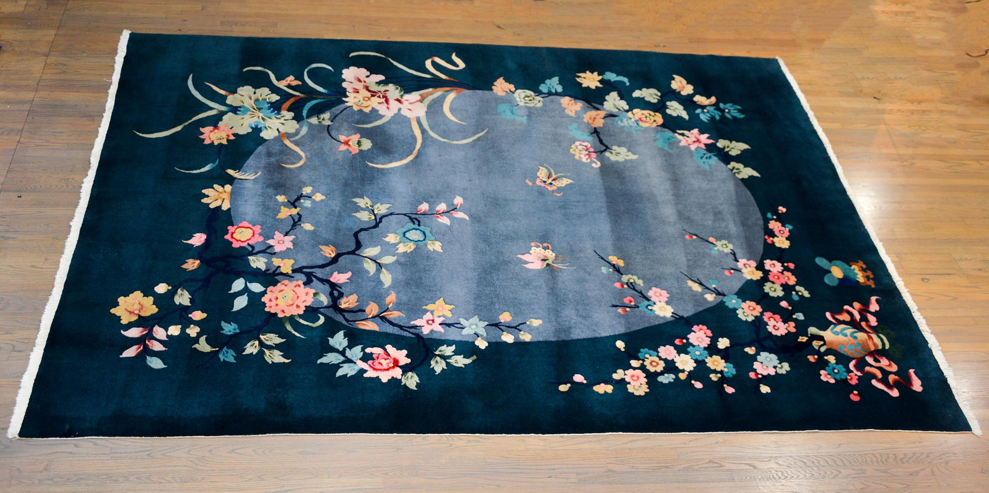 Early 20th Century Chinese Art Deco Rug For Sale