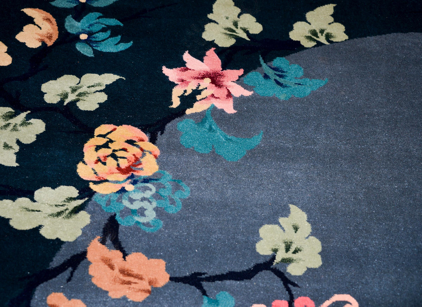 Early 20th Century Chinese Art Deco Rug For Sale