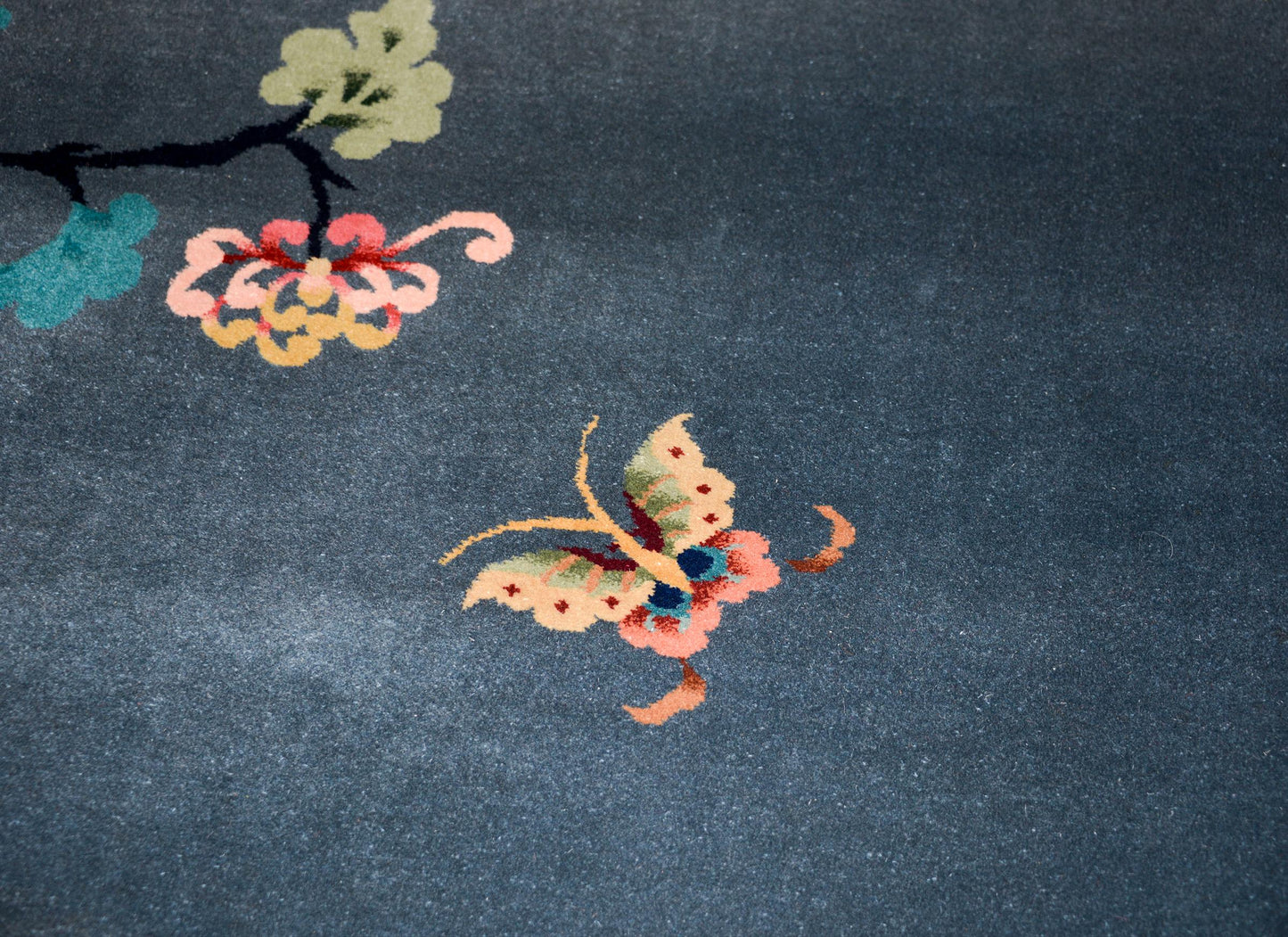 Early 20th Century Chinese Art Deco Rug For Sale