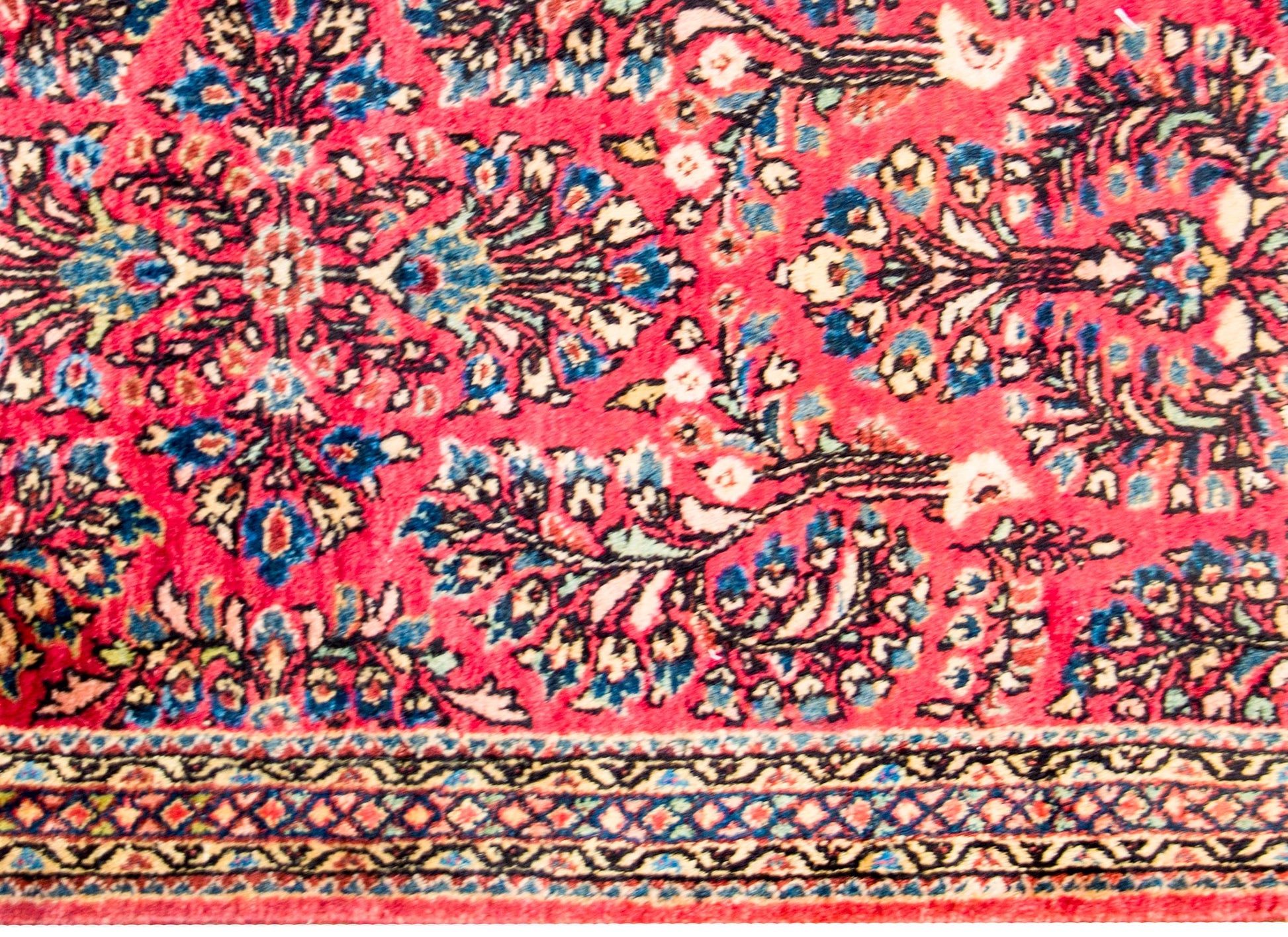Beautiful Early 20th Century Antique Sarouk Rug For Sale