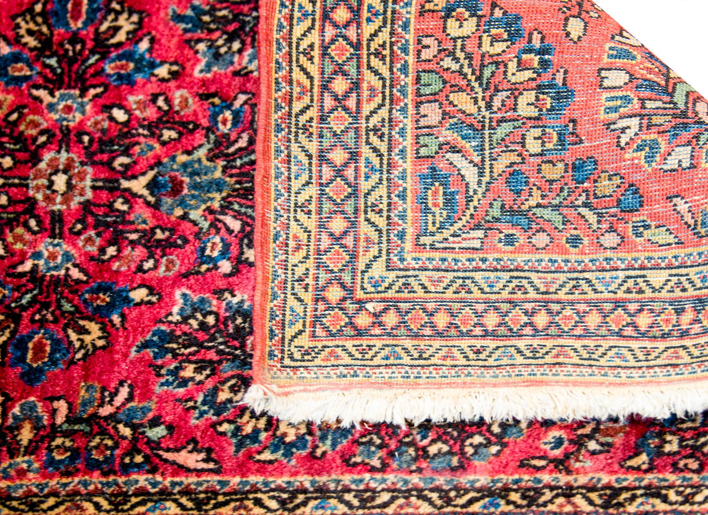 Beautiful Early 20th Century Antique Sarouk Rug For Sale