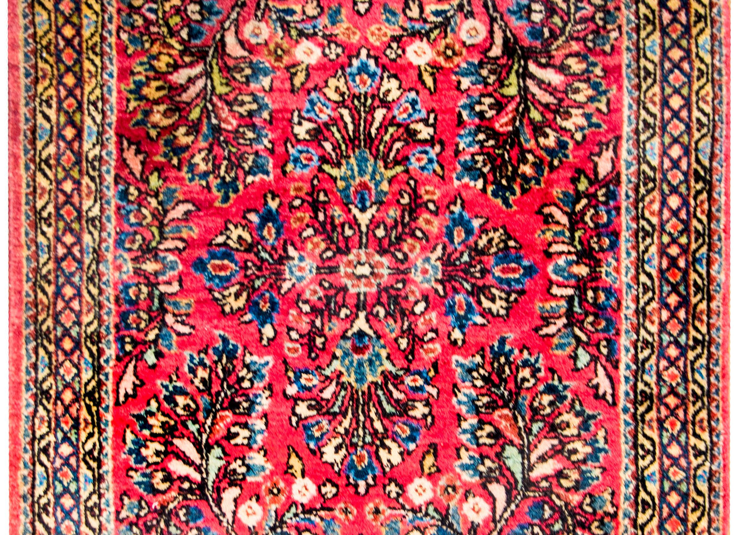 Beautiful Early 20th Century Antique Sarouk Rug For Sale