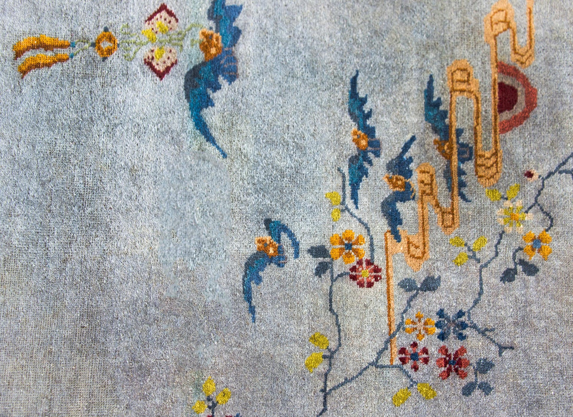 Early 20th Century Chinese Art Deco Rug For Sale