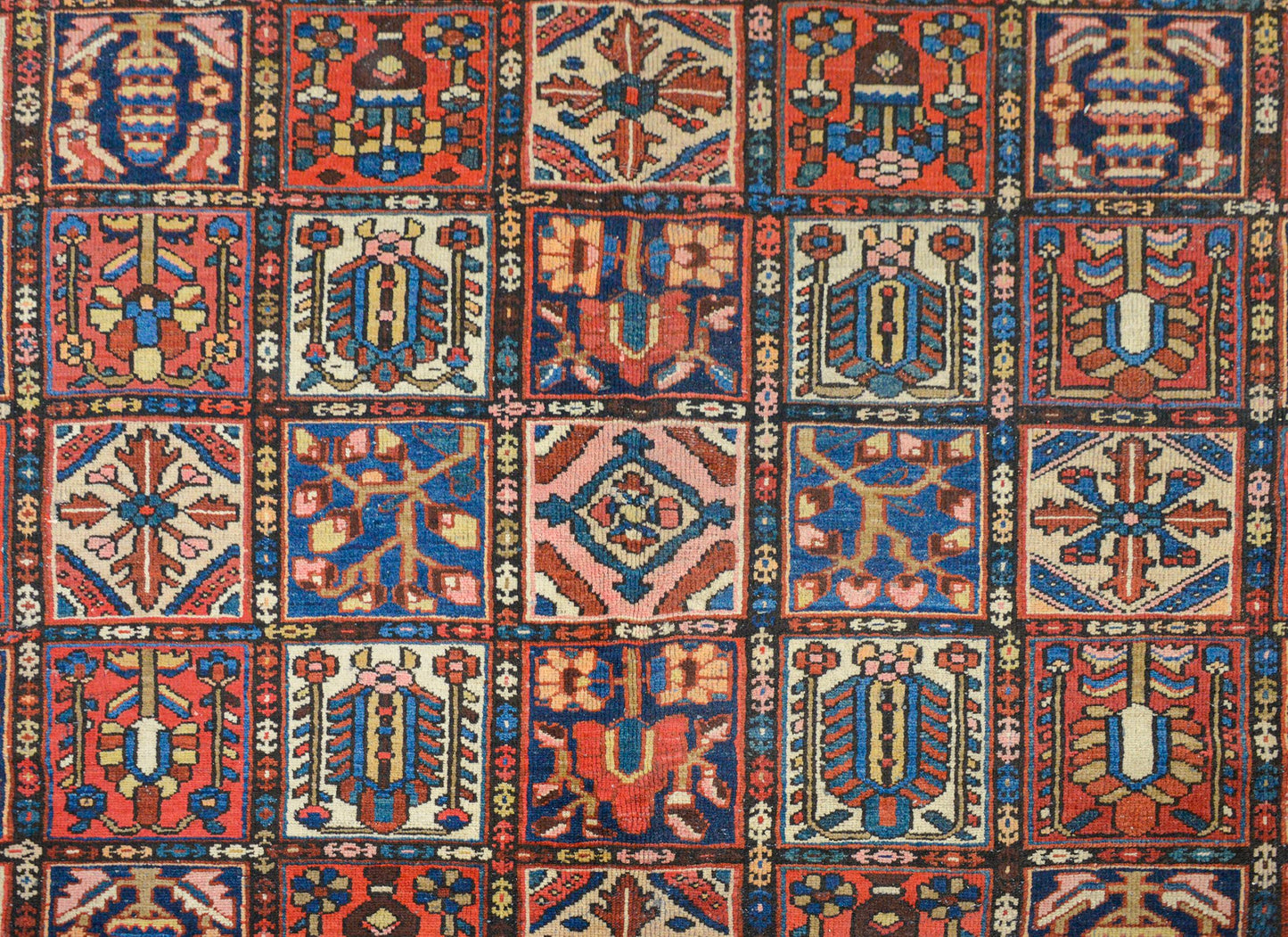 Wonderful Early 20th Century Bakhtiari Rug For Sale