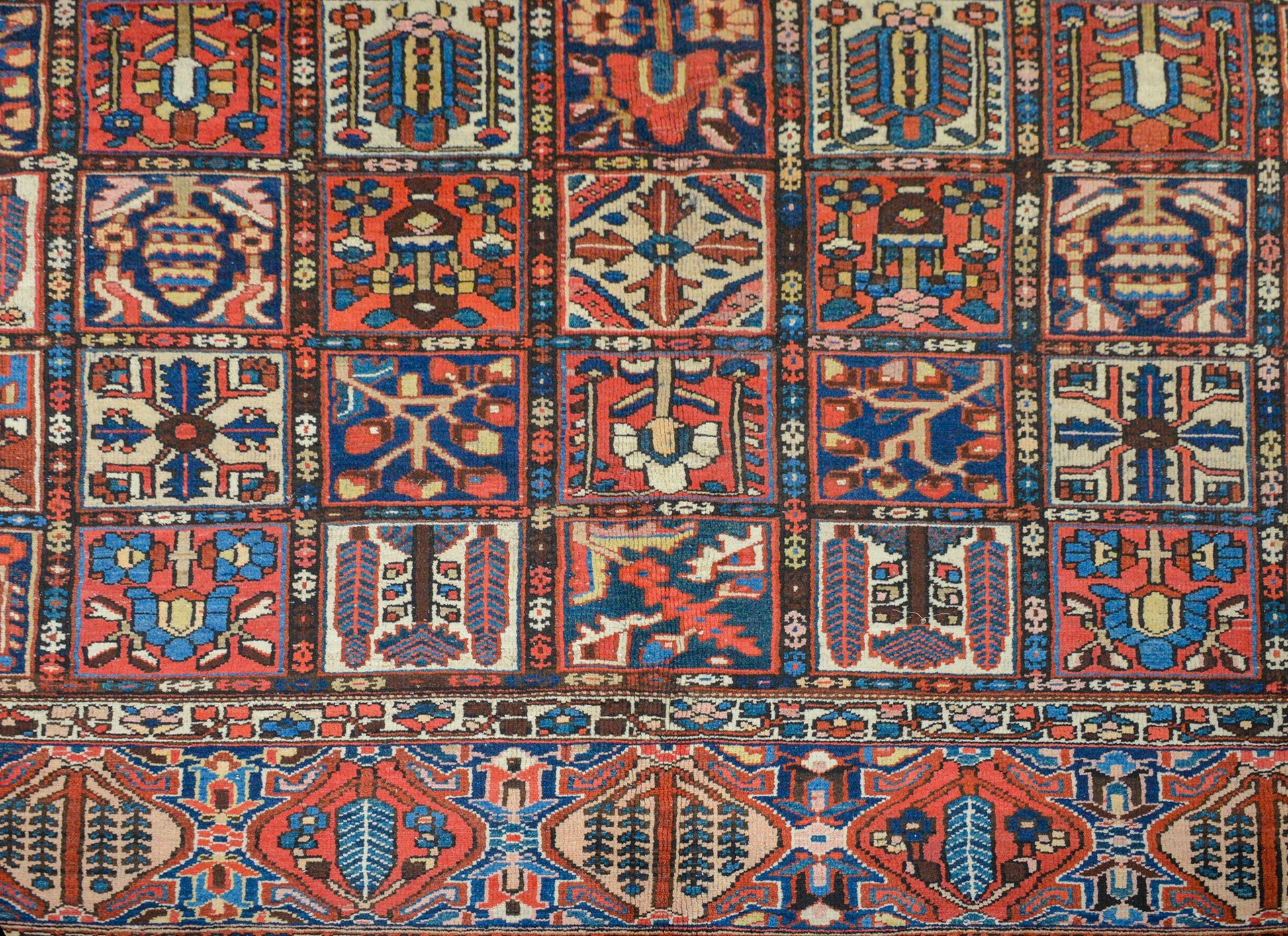 Wonderful Early 20th Century Bakhtiari Rug For Sale