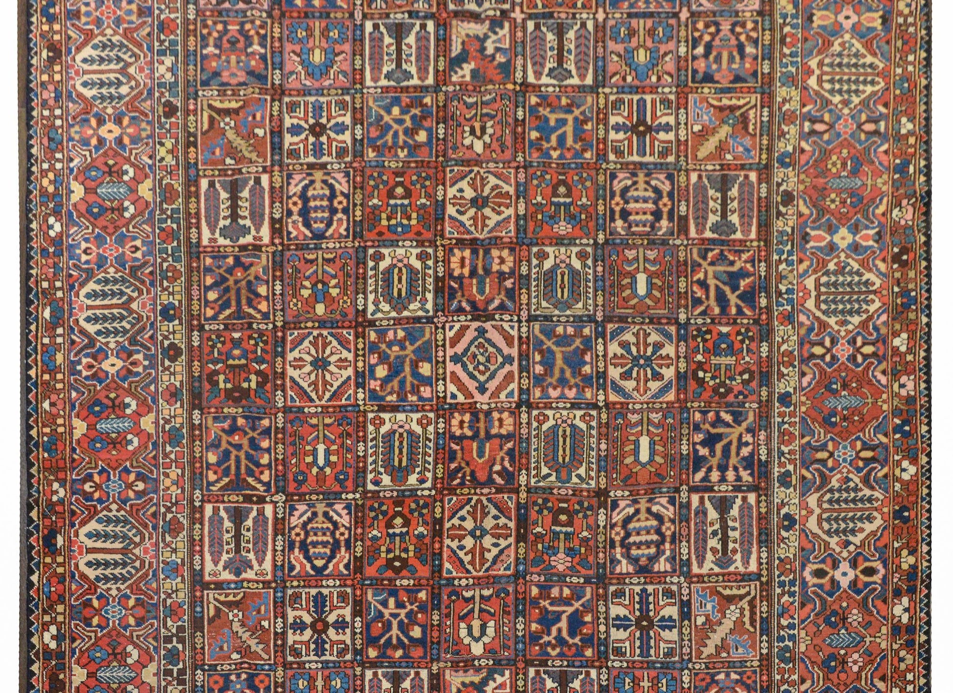 Wonderful Early 20th Century Bakhtiari Rug For Sale