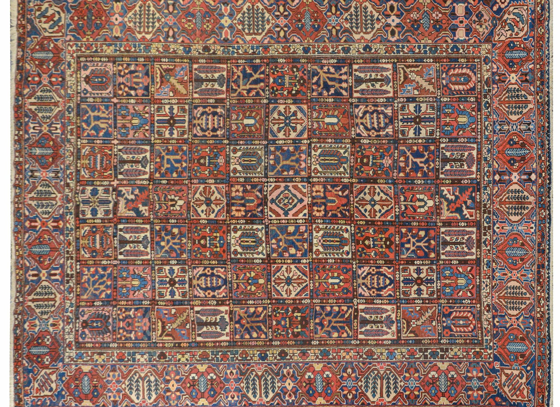 Wonderful Early 20th Century Bakhtiari Rug For Sale
